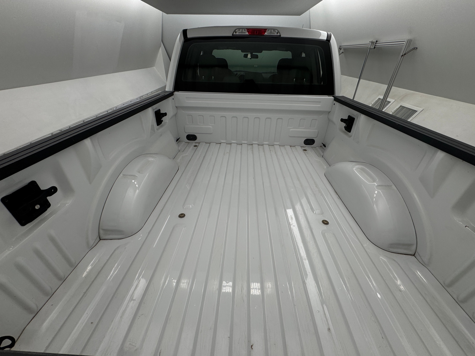 Thumbnail: 2015 Ford Econoline - 7