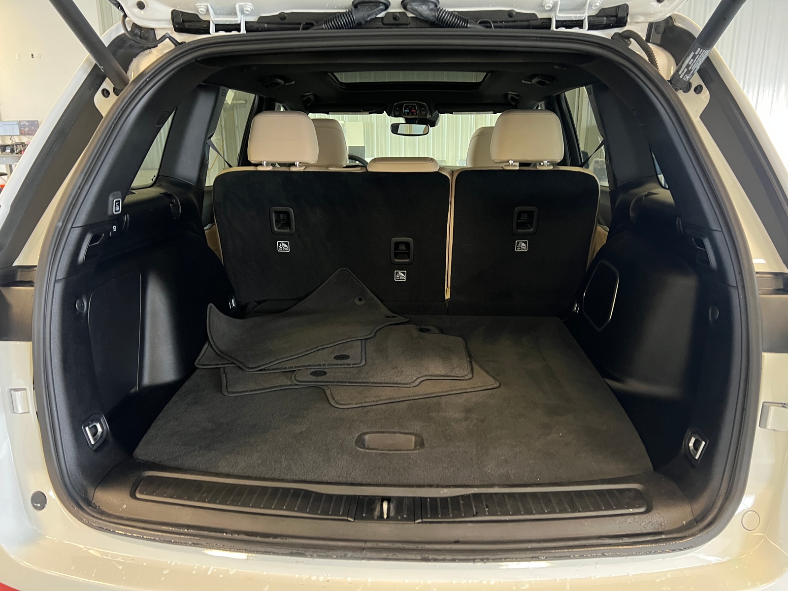 Thumbnail: 2023 Jeep Grand Cherokee - 6