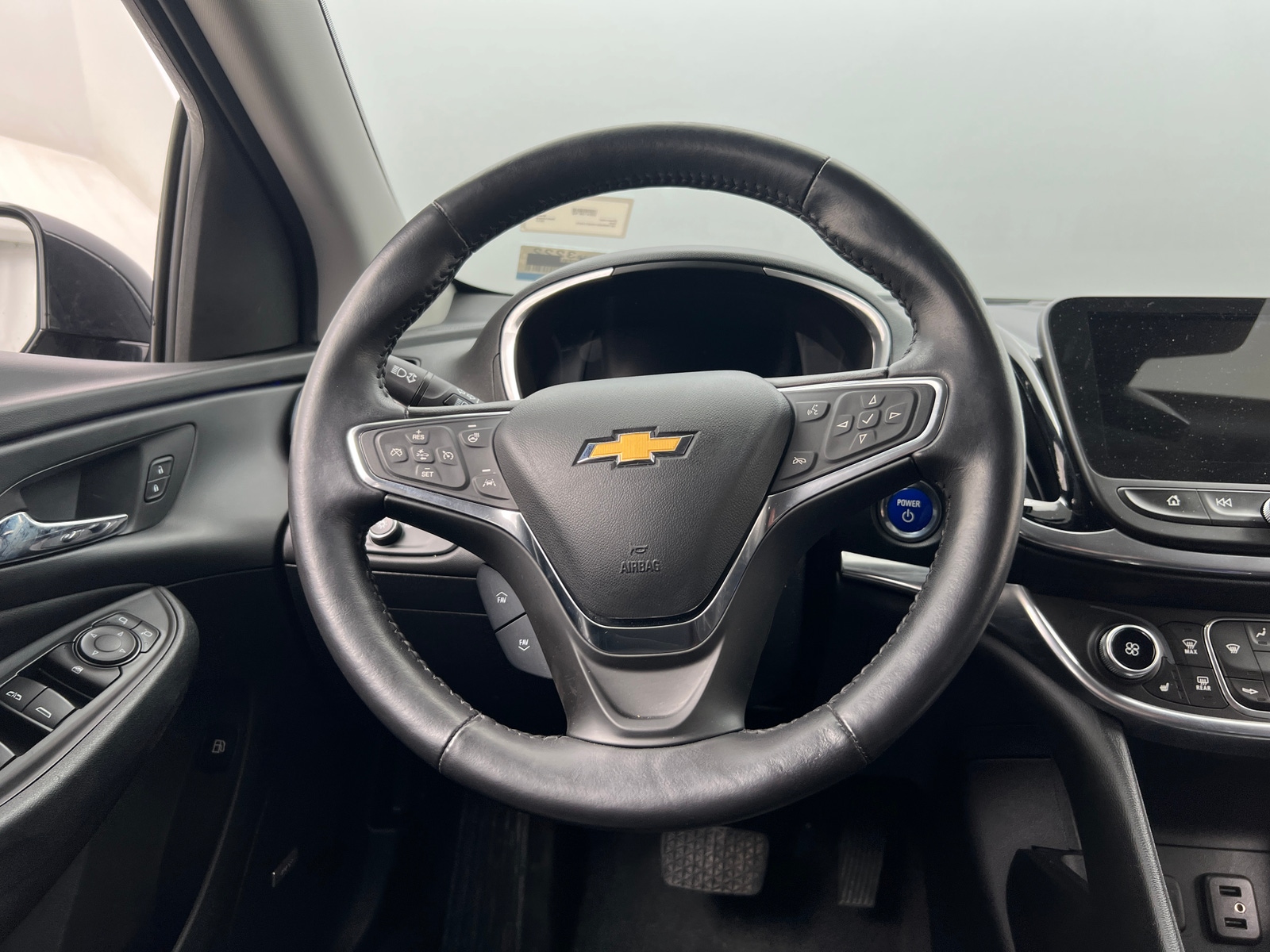 Thumbnail: 2017 Chevrolet Volt - 4