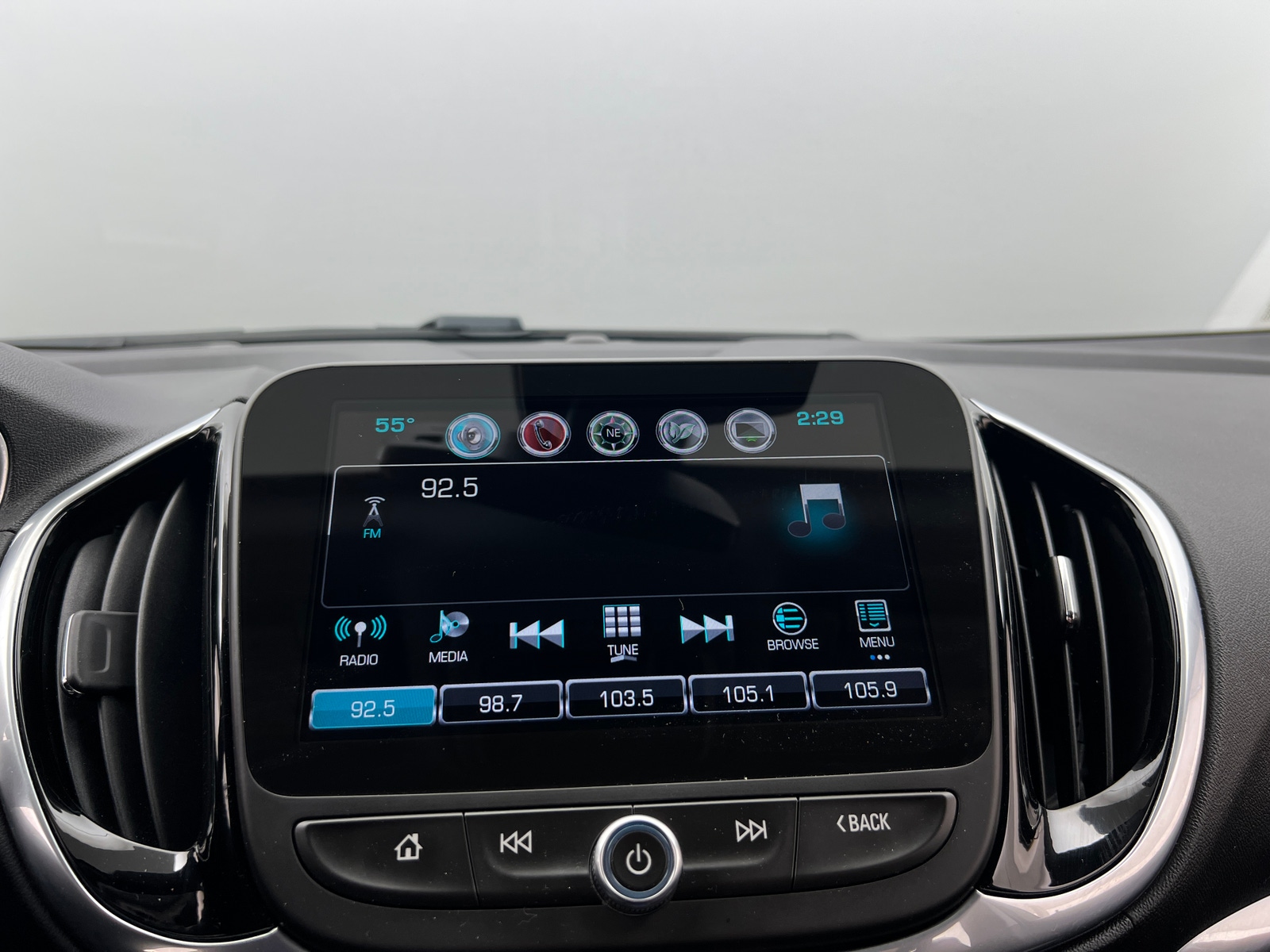 Thumbnail: 2017 Chevrolet Volt - 3