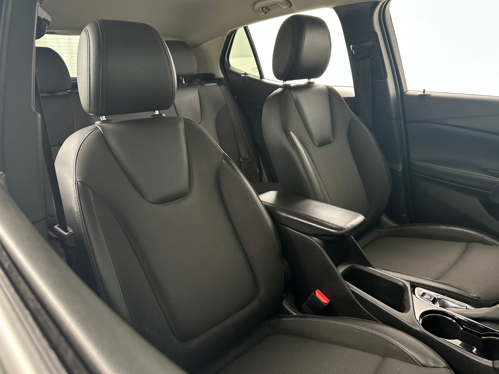 Thumbnail: 2022 Buick Encore GX - 2