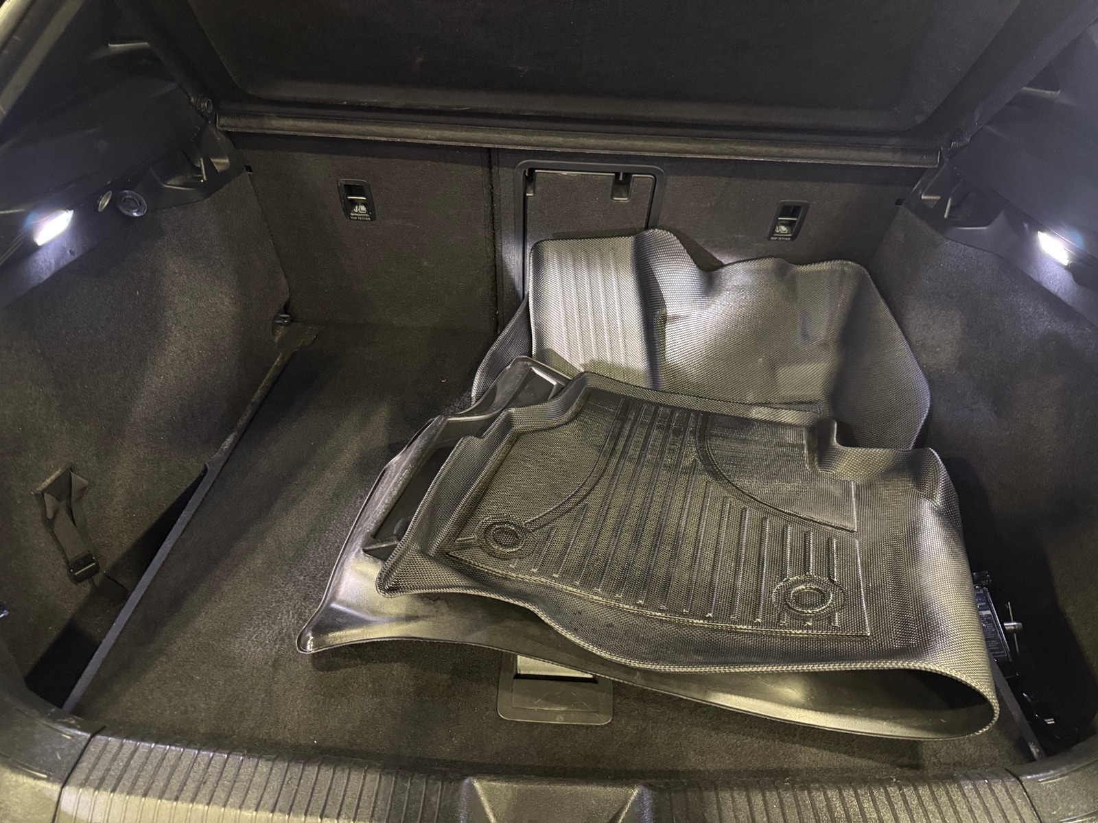 Thumbnail: 2021 Volkswagen ID.4 - 6