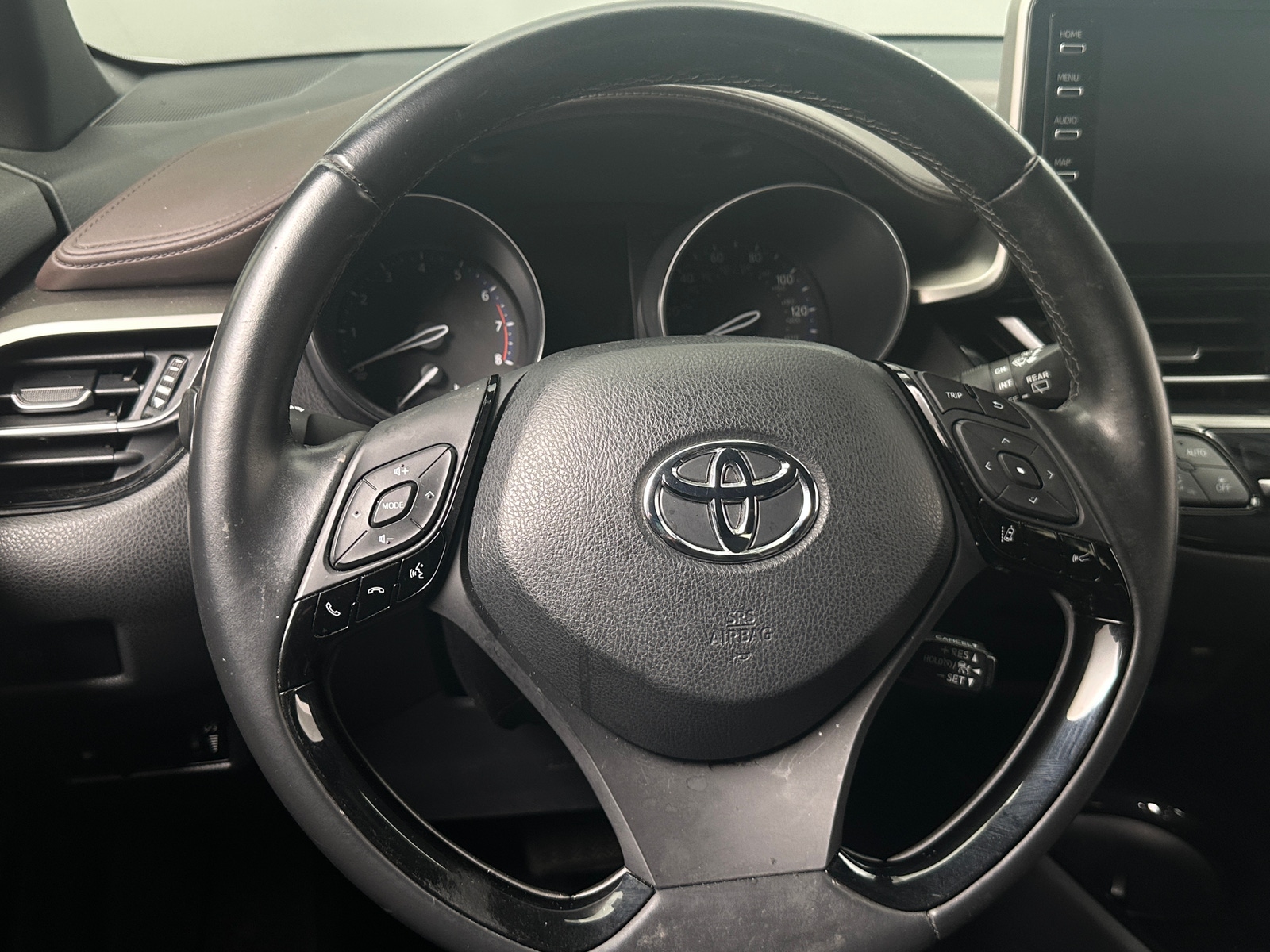 Thumbnail: 2019 Toyota C-HR - 4