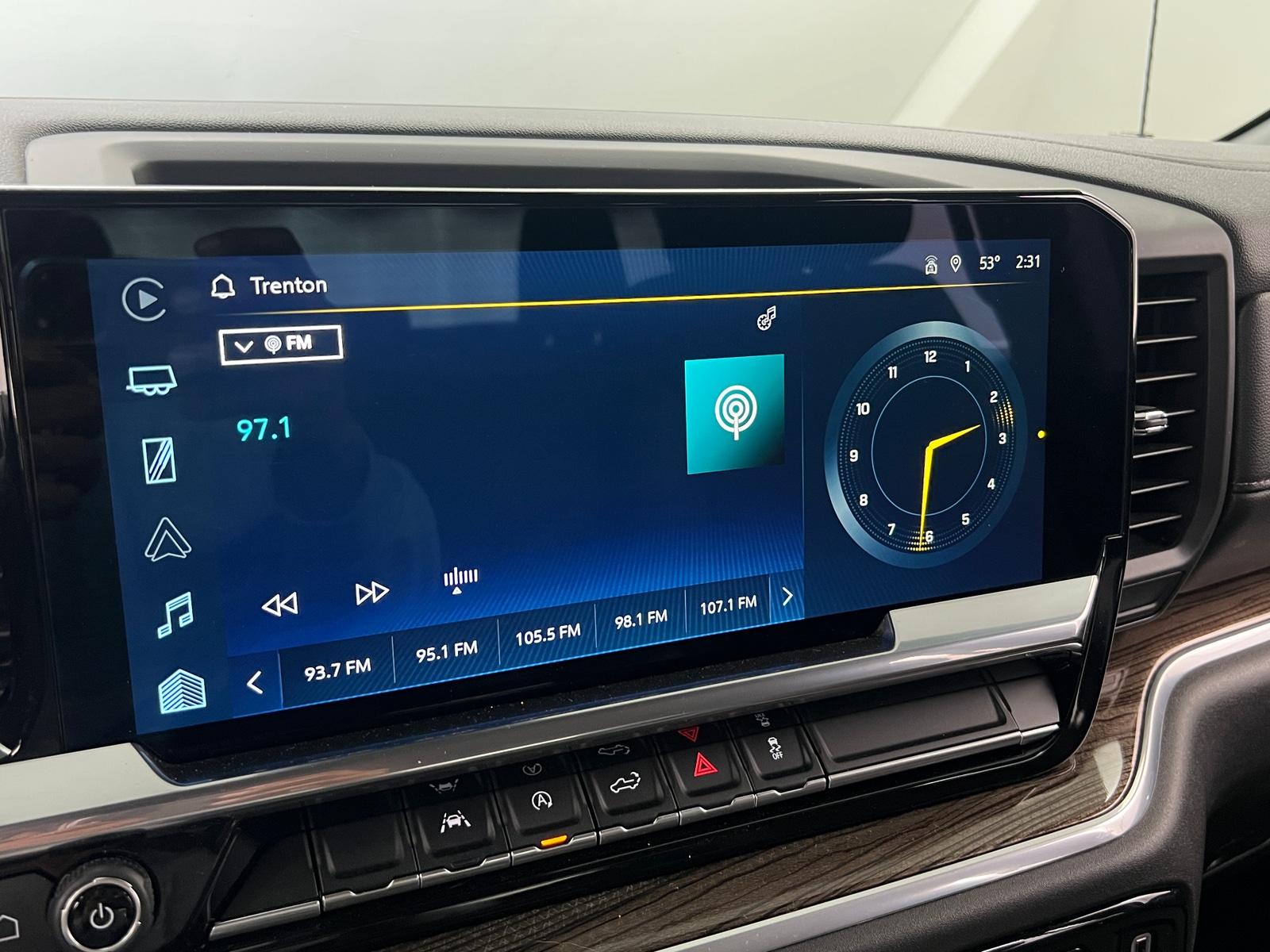 Thumbnail: 2022 Chevrolet Silverado 1500 - 4