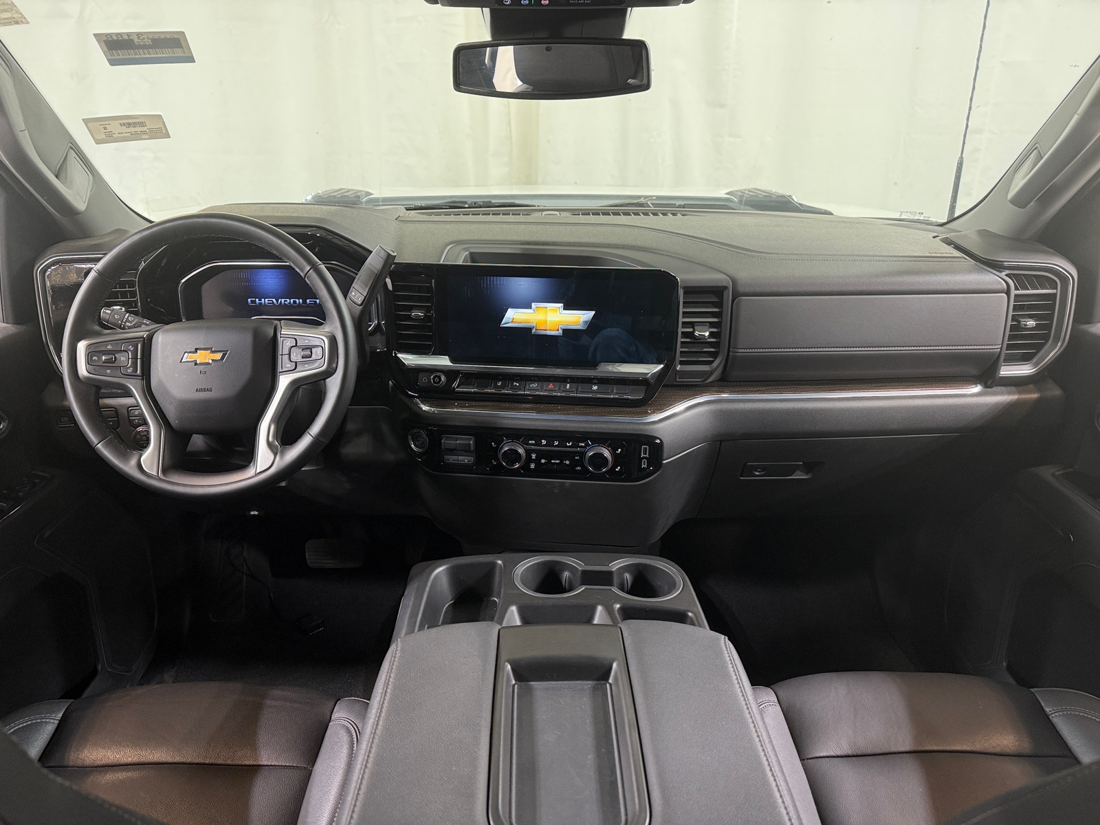 Thumbnail: 2024 Chevrolet Silverado 3500 - 2