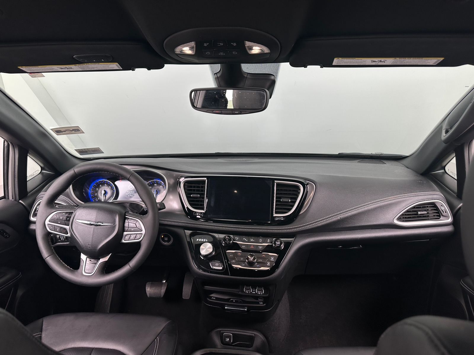 Thumbnail: 2025 Chrysler Pacifica - 2