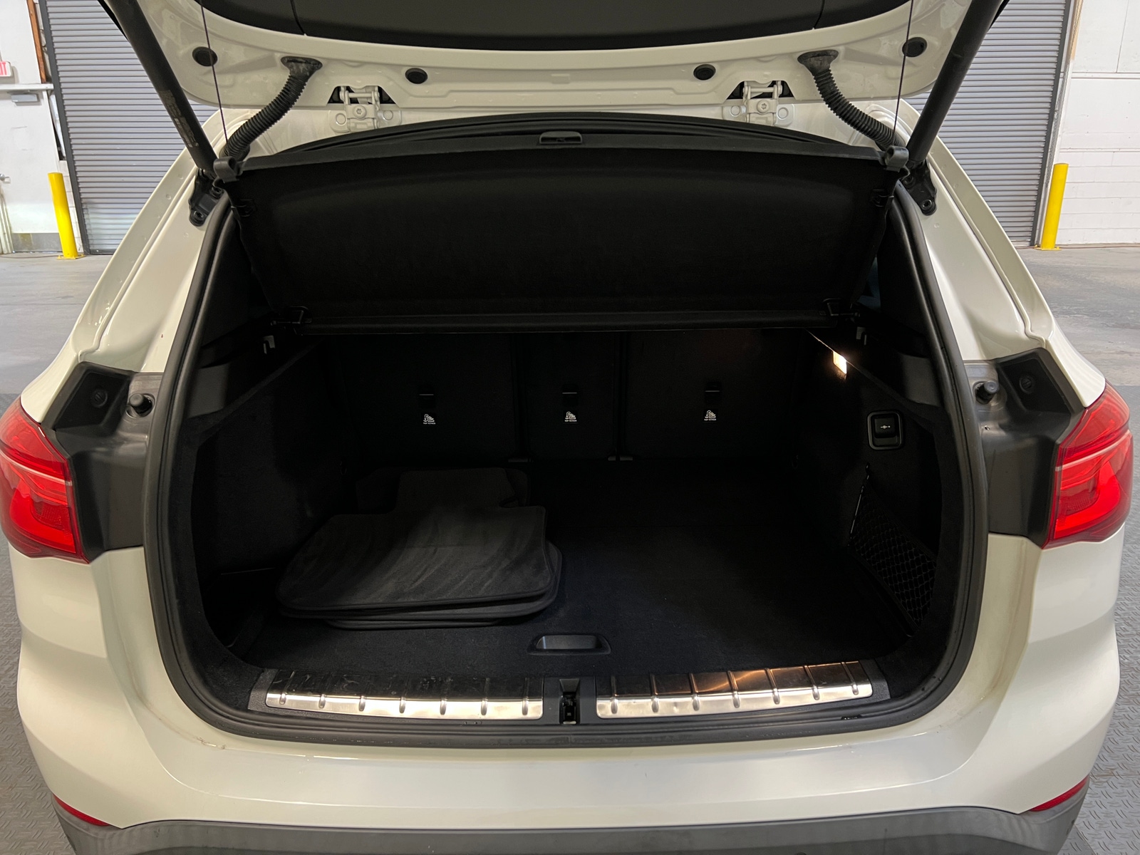 Thumbnail: 2019 BMW X1 - 6