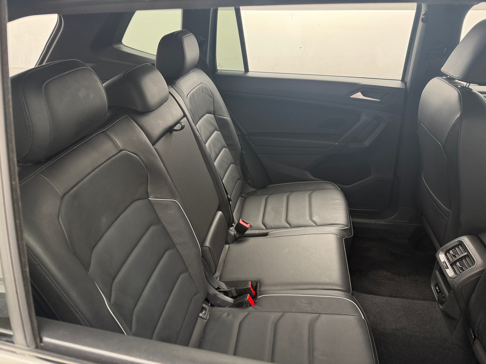 Thumbnail: 2020 Volkswagen Tiguan - 5