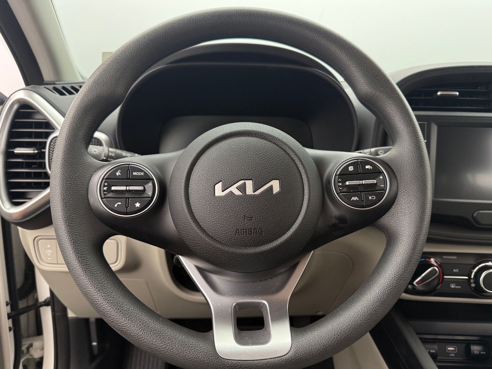Thumbnail: 2023 Kia Soul - 5