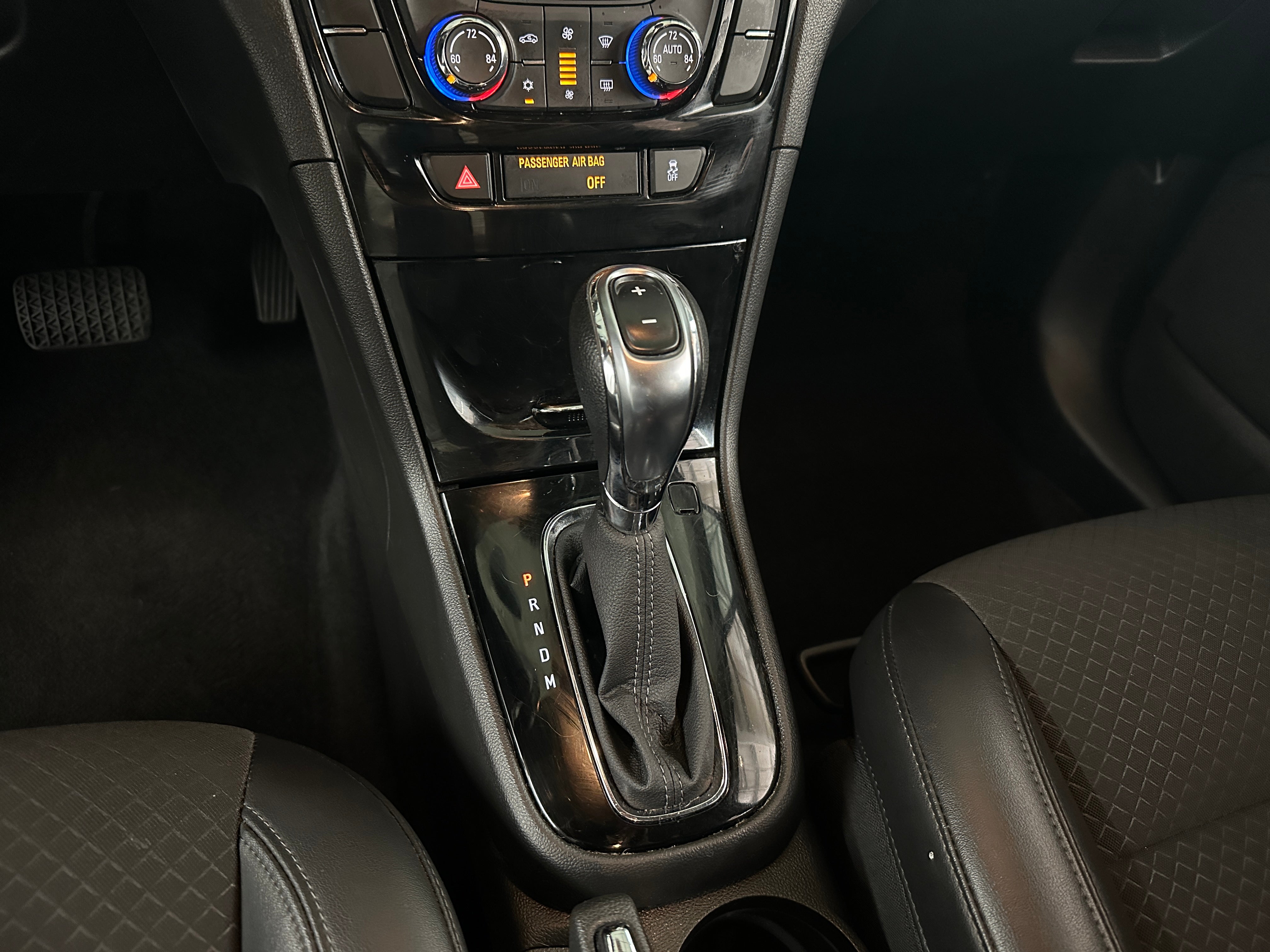 Image of 2018 Buick Encore Sport Touring