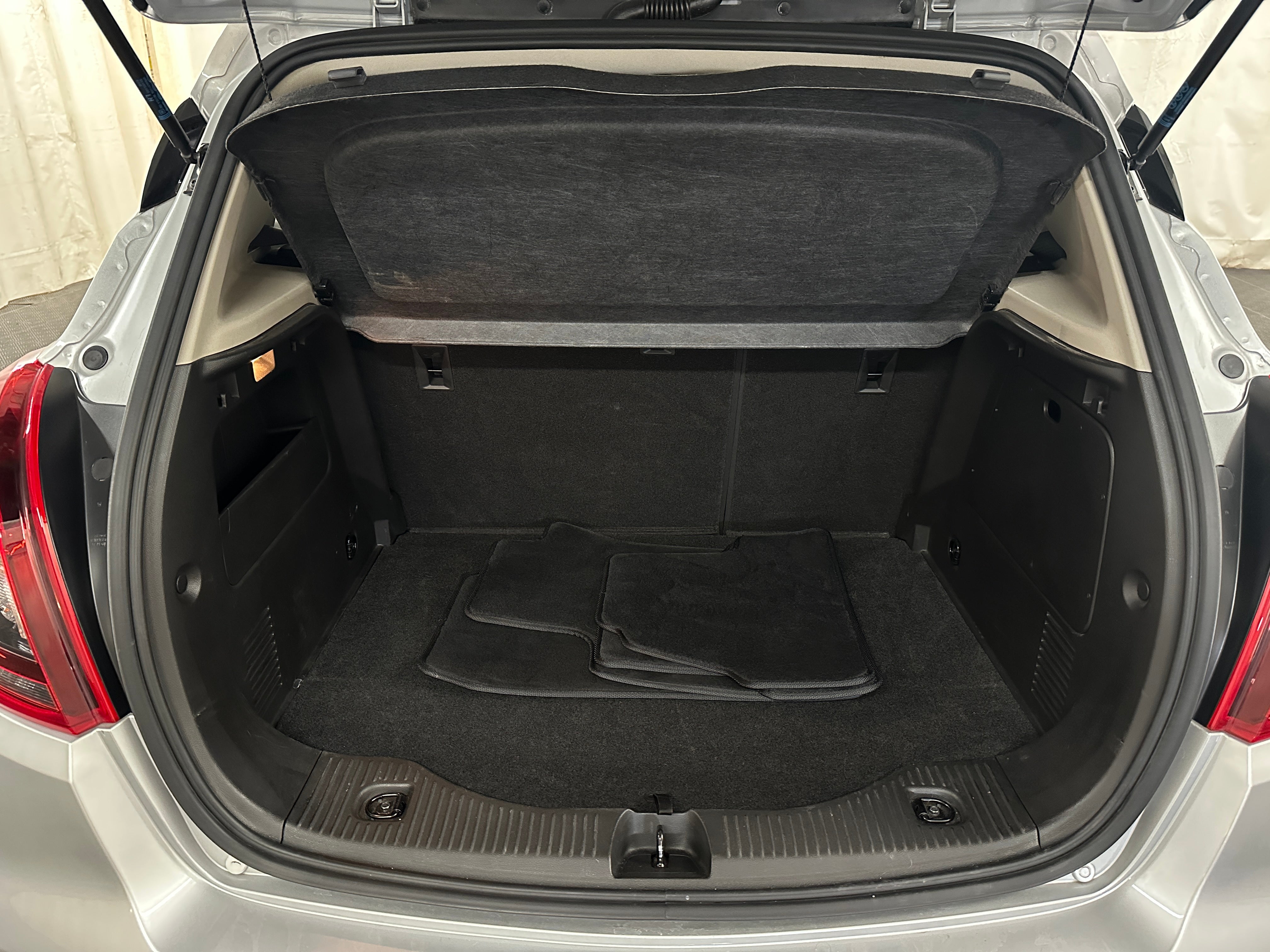 Image of 2018 Buick Encore Sport Touring