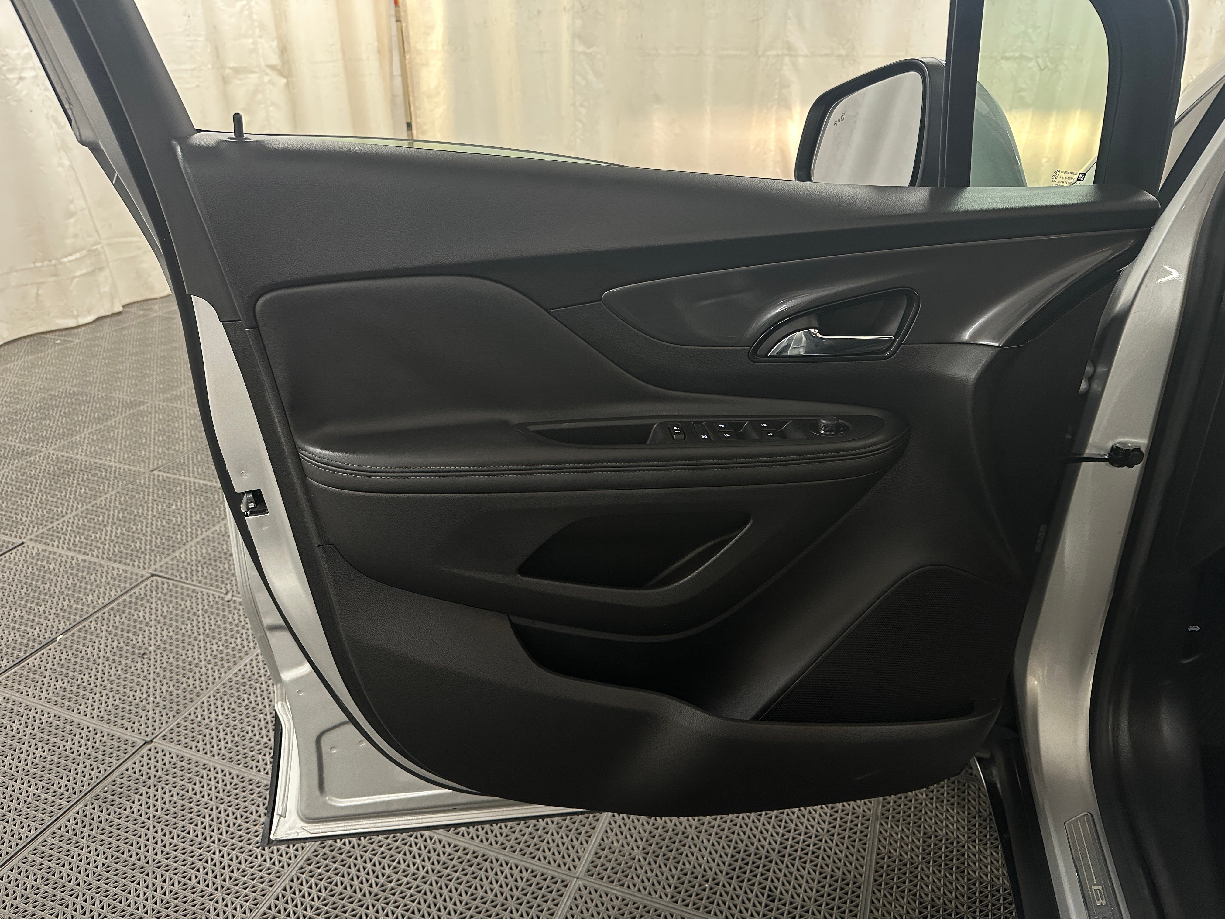 Image of 2018 Buick Encore Sport Touring