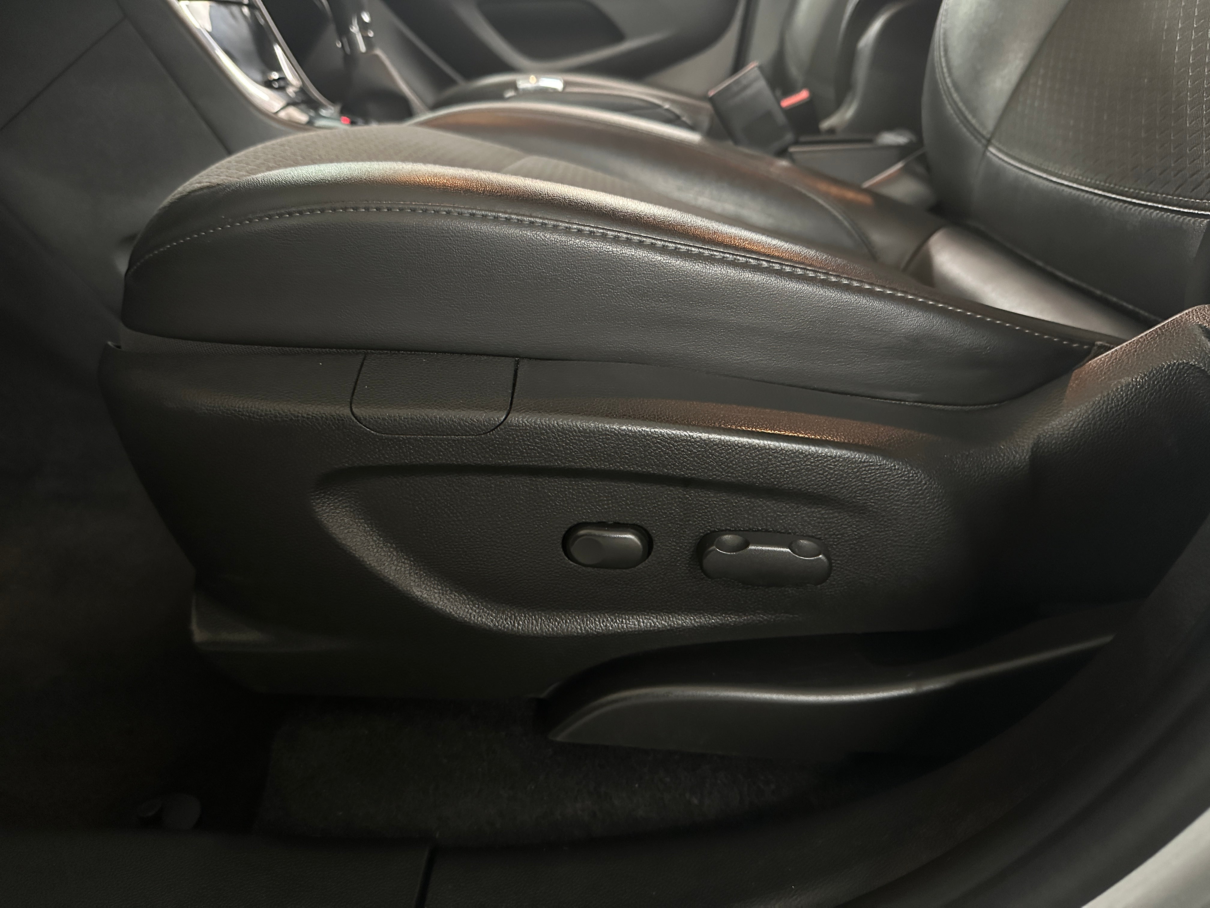 Image of 2018 Buick Encore Sport Touring