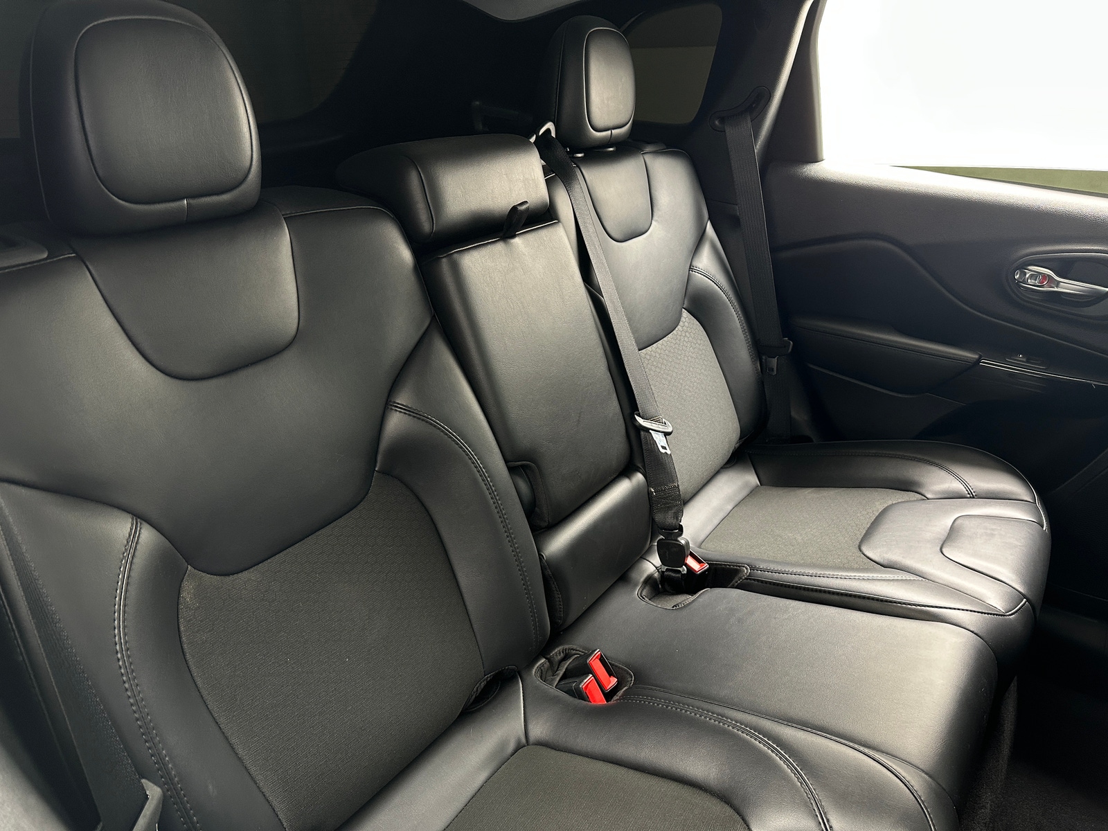 Thumbnail: 2021 Jeep Cherokee - 6