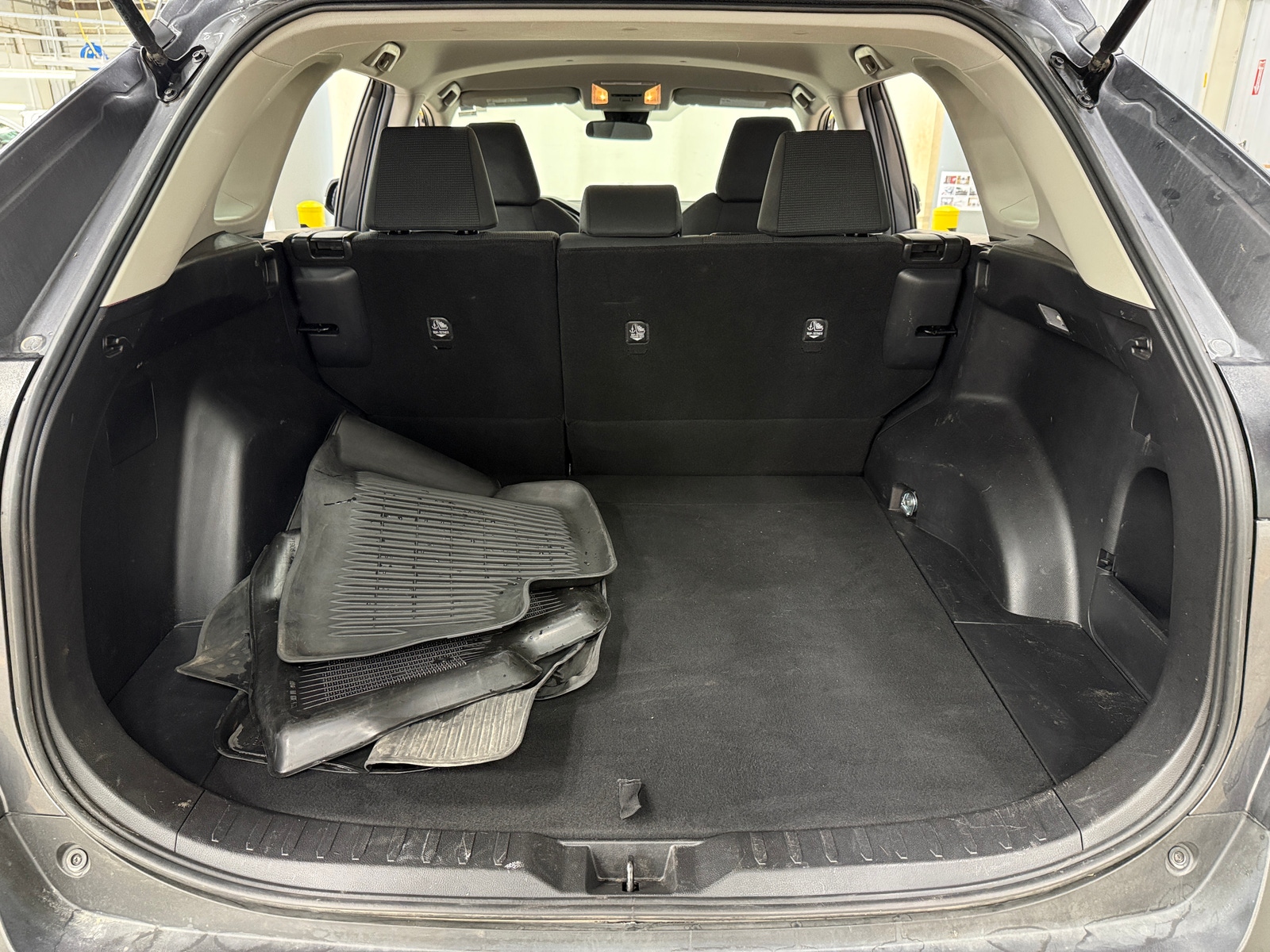 Thumbnail: 2021 Toyota RAV4 - 7