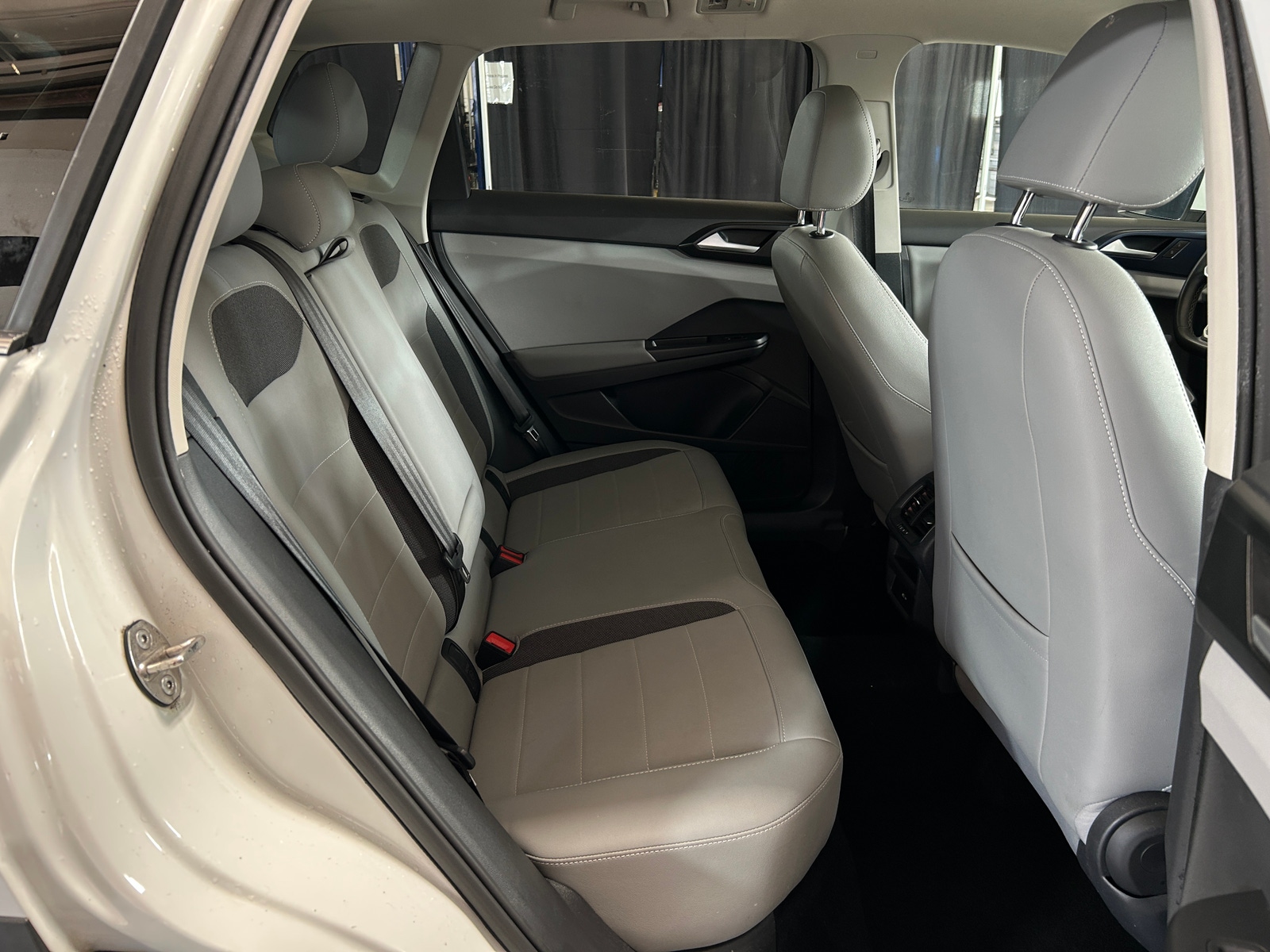 Thumbnail: 2022 Volkswagen Taos - 5