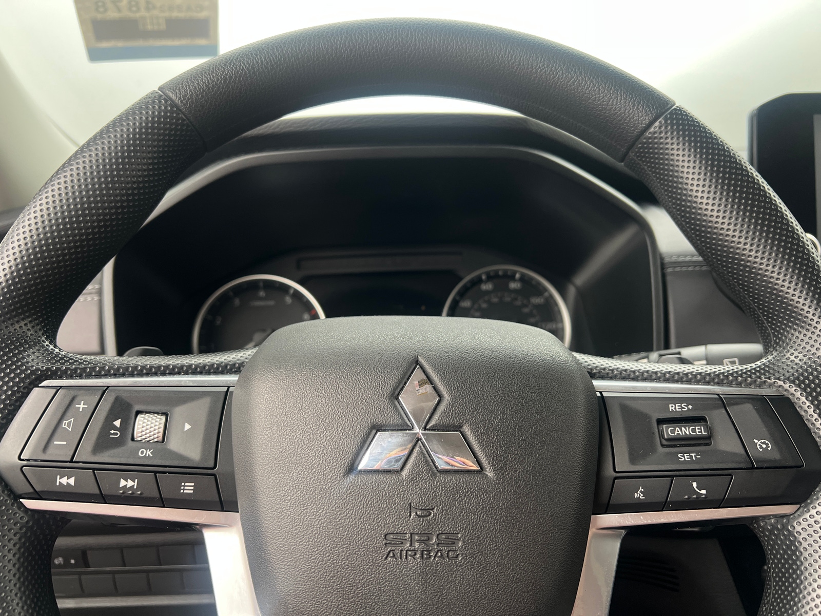 Thumbnail: 2024 Mitsubishi Outlander - 5