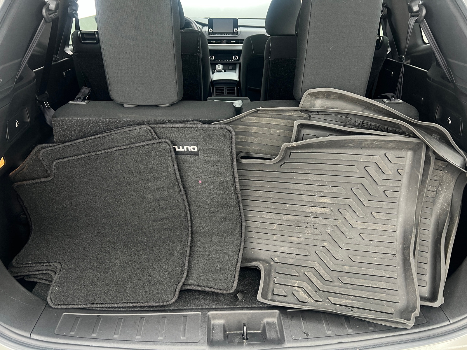 Thumbnail: 2024 Mitsubishi Outlander - 7