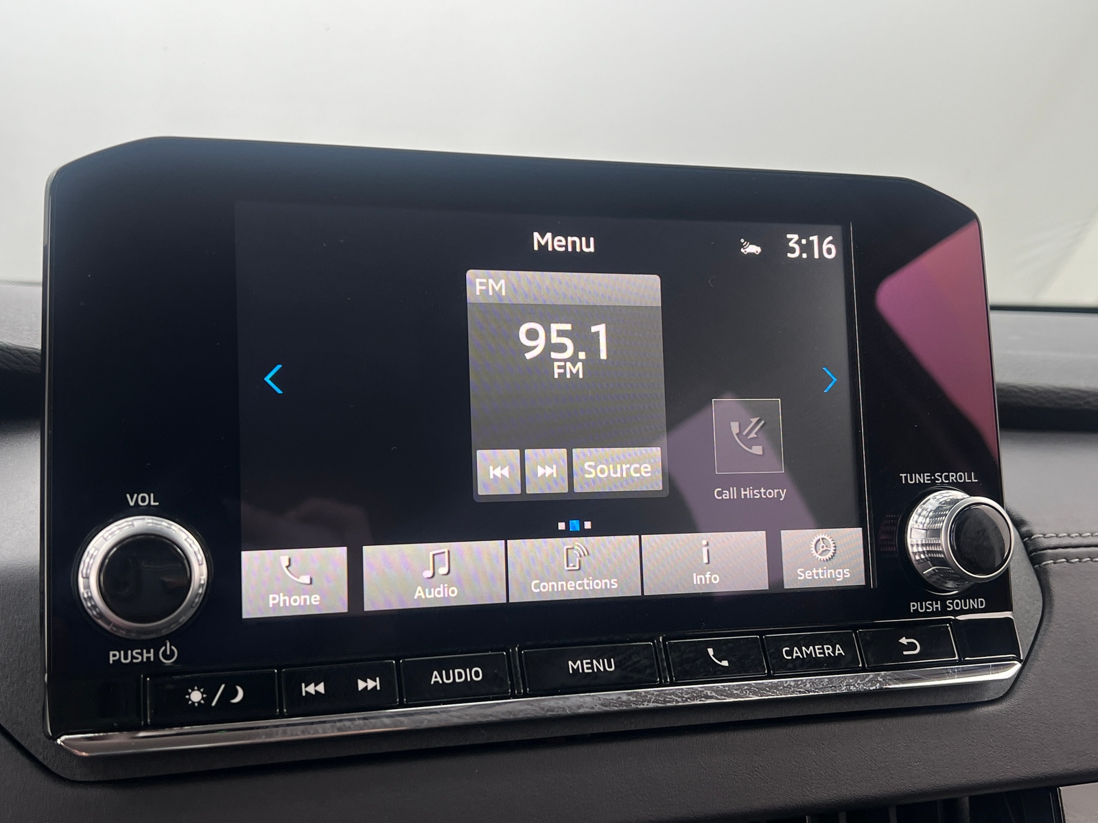 Thumbnail: 2024 Mitsubishi Outlander - 4