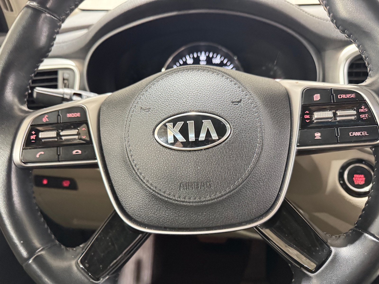 Thumbnail: 2020 Kia Sorento - 4