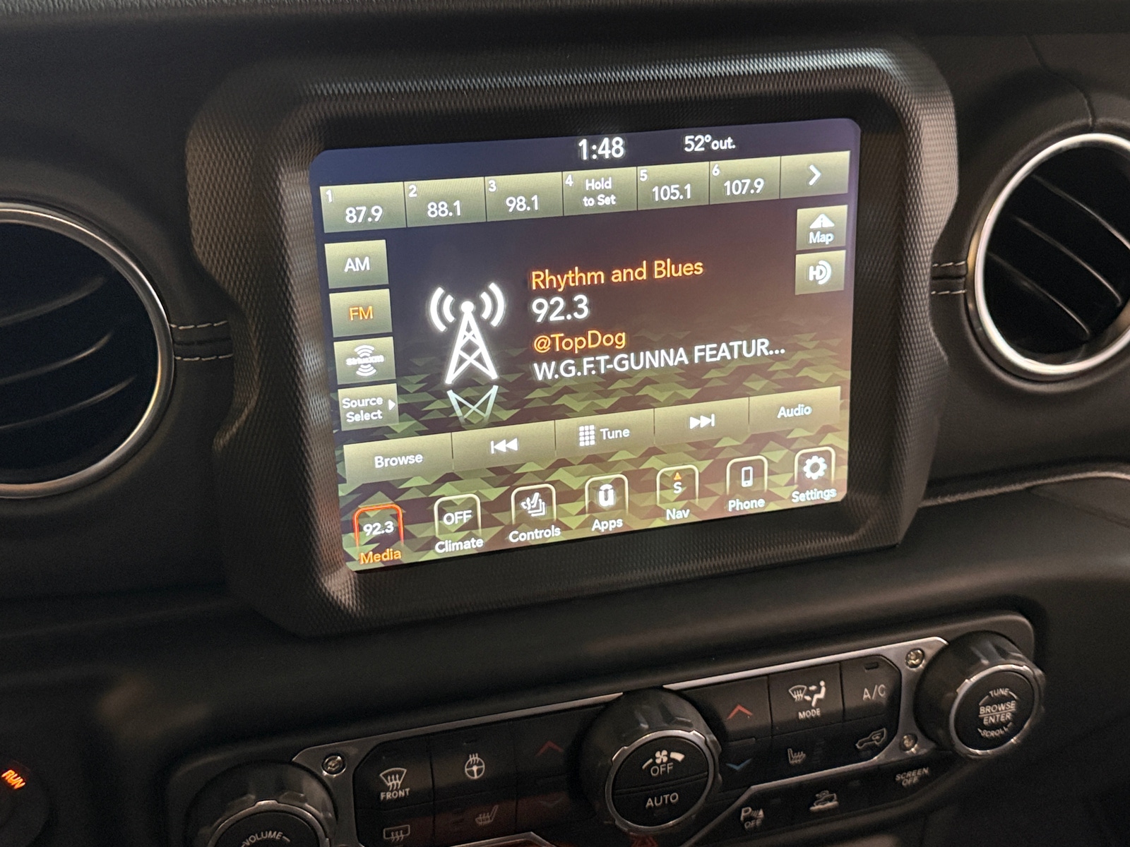 Thumbnail: 2022 Jeep Wrangler - 3