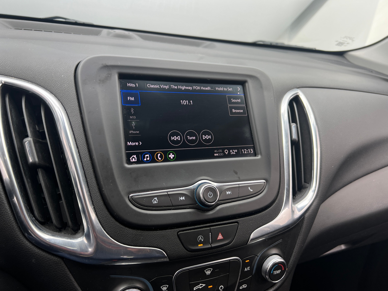 Thumbnail: 2023 Chevrolet Equinox - 4