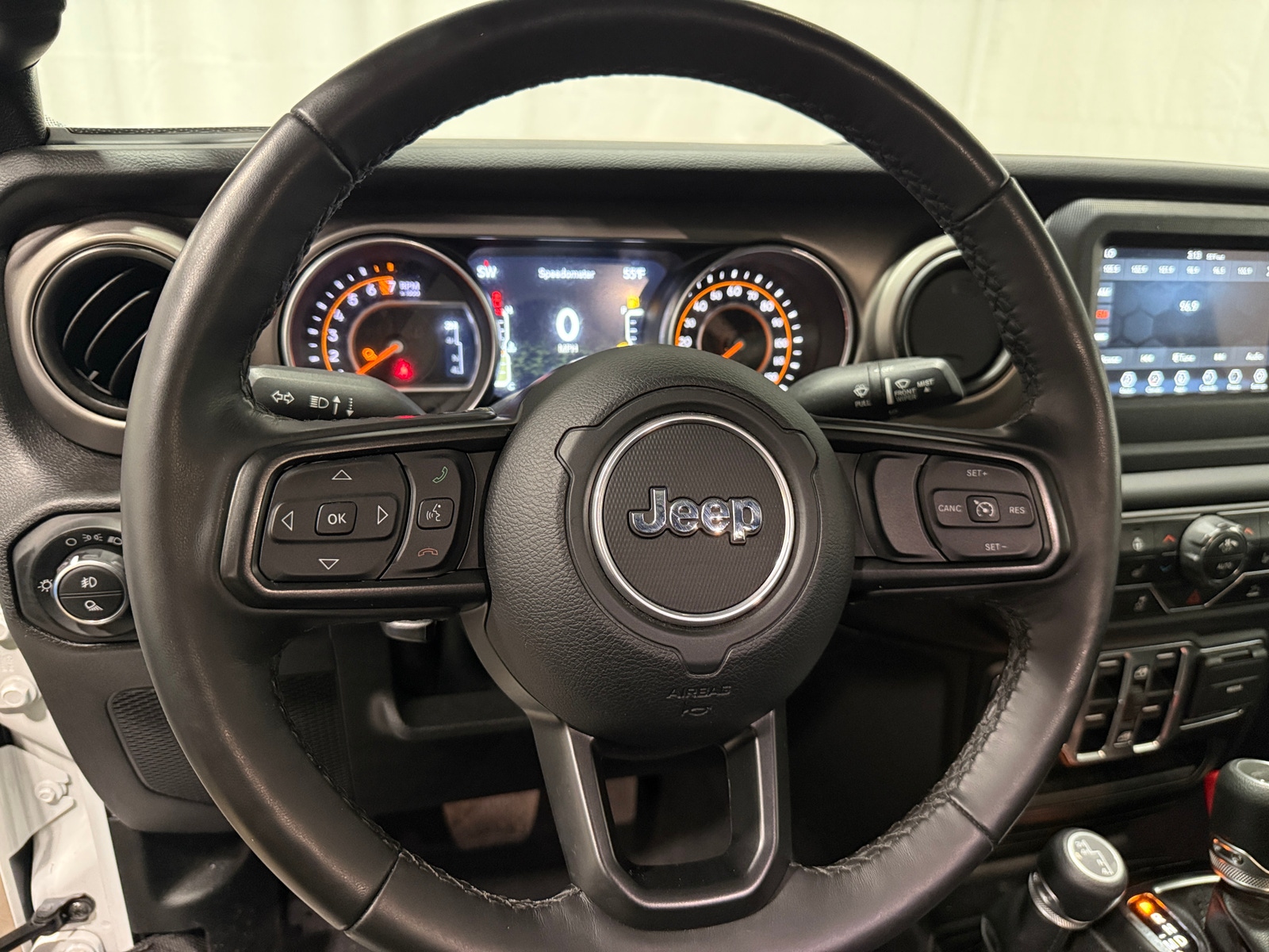 Thumbnail: 2021 Jeep Gladiator - 5