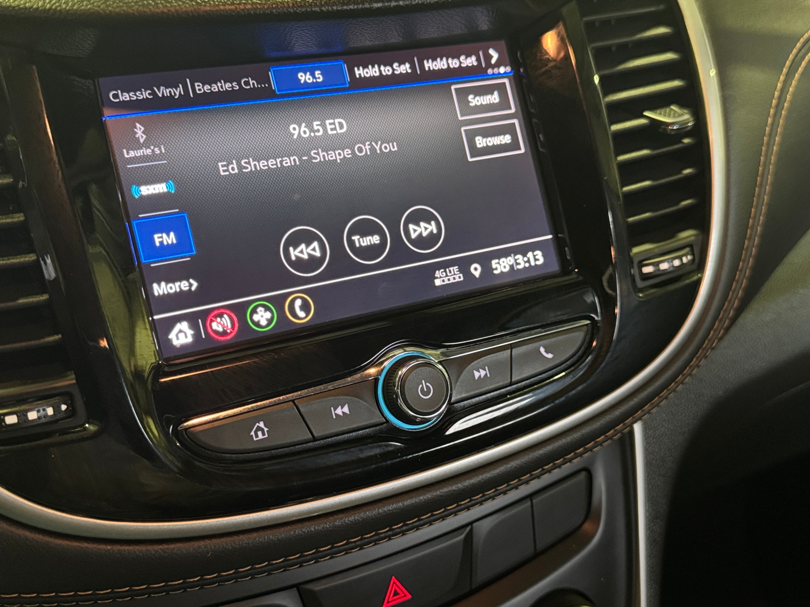 Thumbnail: 2022 Chevrolet Trax - 3