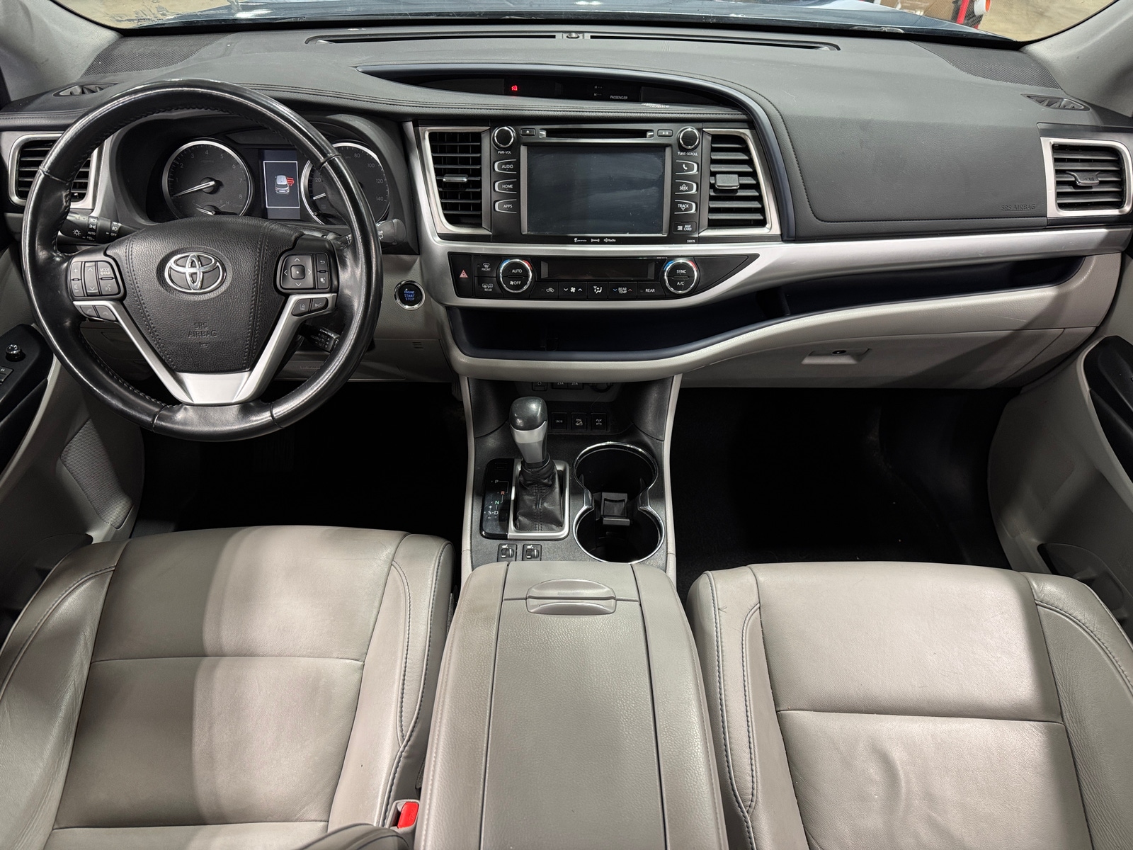 Thumbnail: 2017 Toyota Highlander - 2