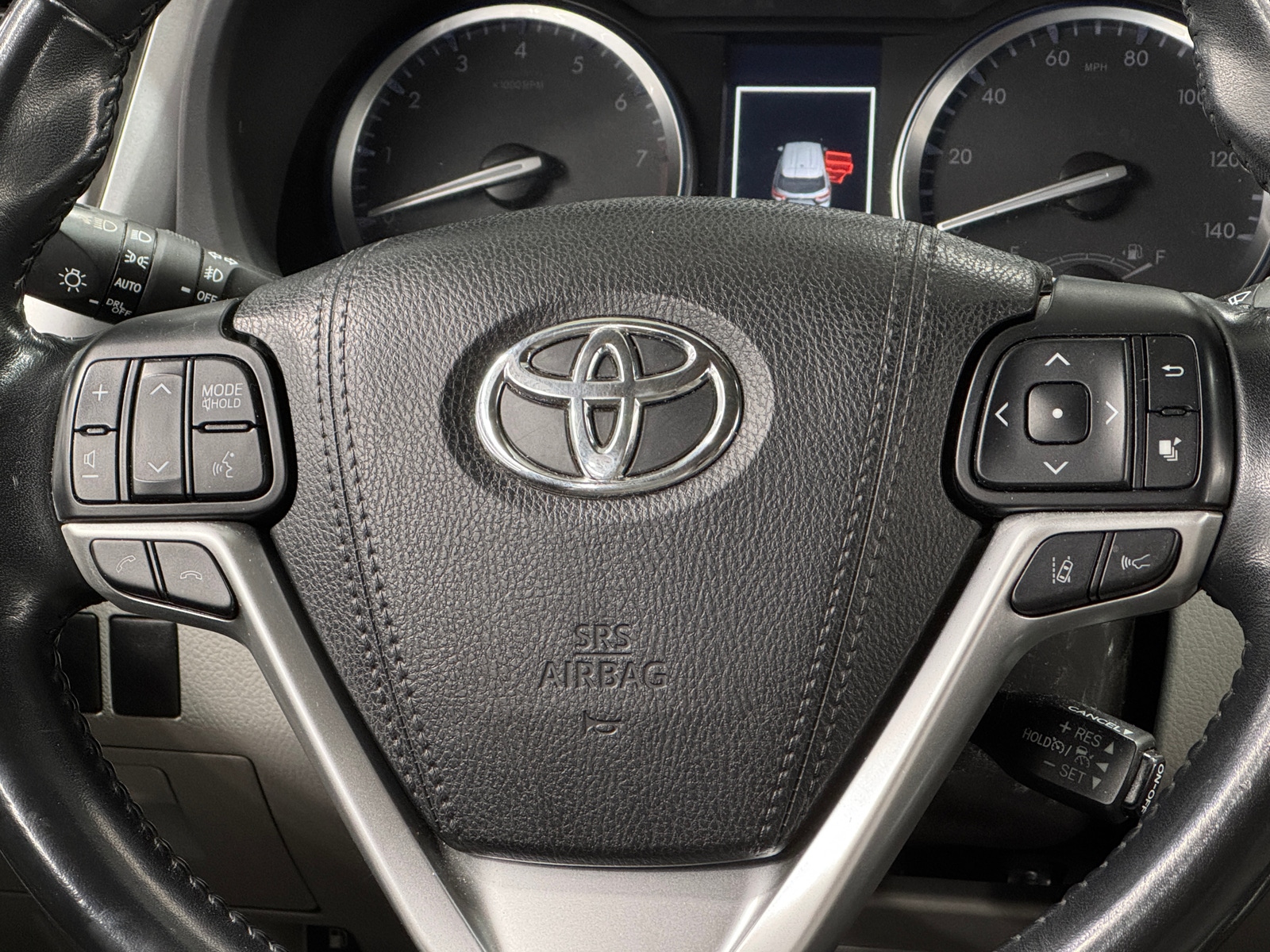 Thumbnail: 2017 Toyota Highlander - 4