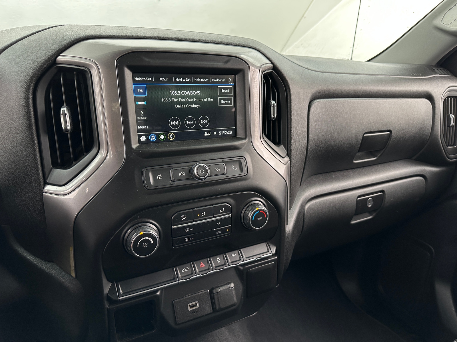 Thumbnail: 2019 Chevrolet Silverado 1500 - 4