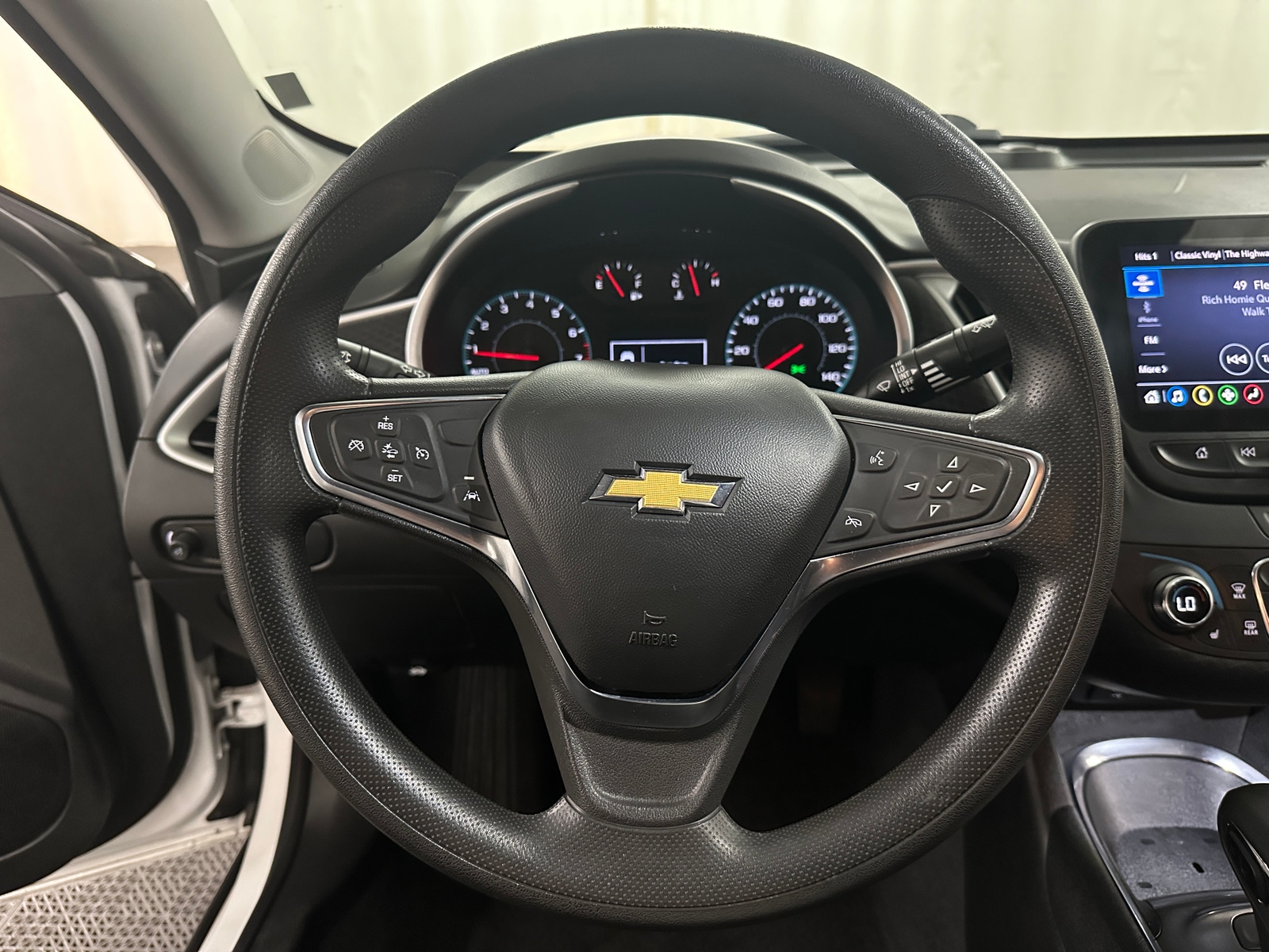 Thumbnail: 2024 Chevrolet Malibu - 5