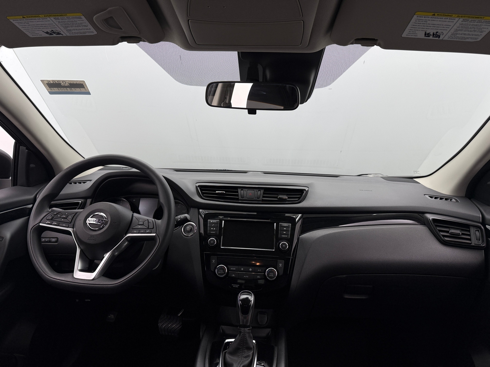 Thumbnail: 2019 Nissan Rogue Sport - 3