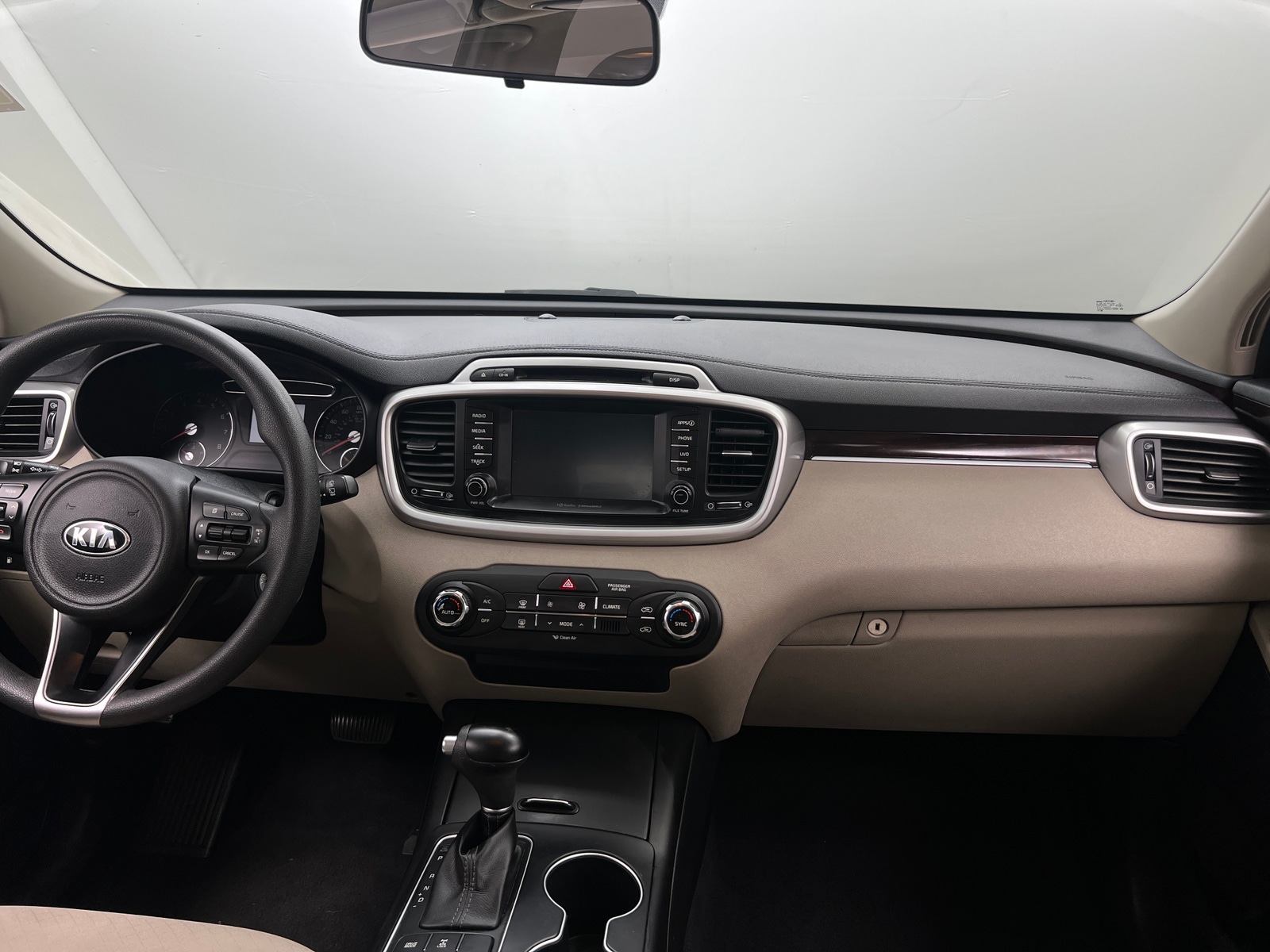 Thumbnail: 2018 Kia Sorento - 3