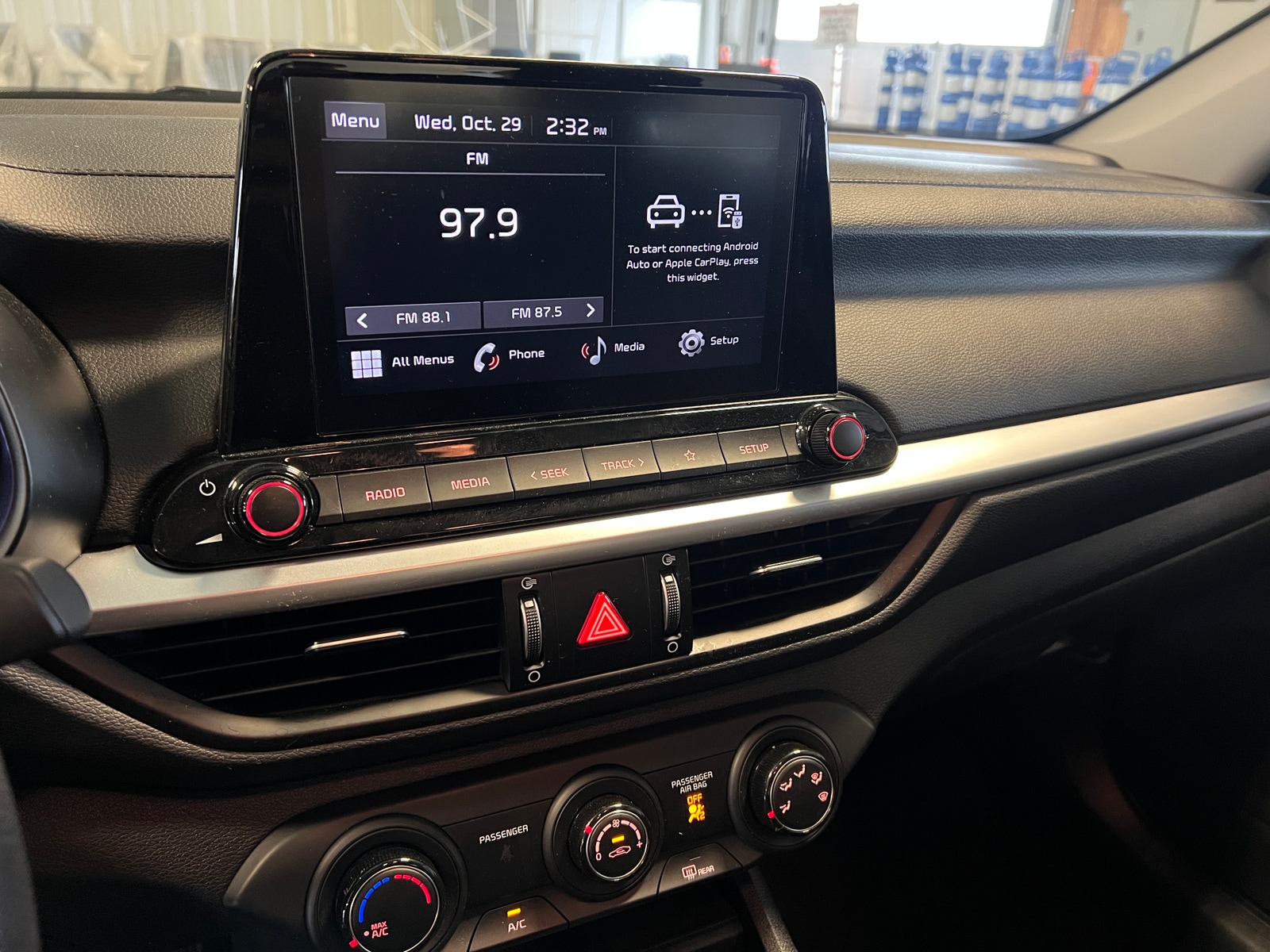 Thumbnail: 2024 Kia Forte - 4