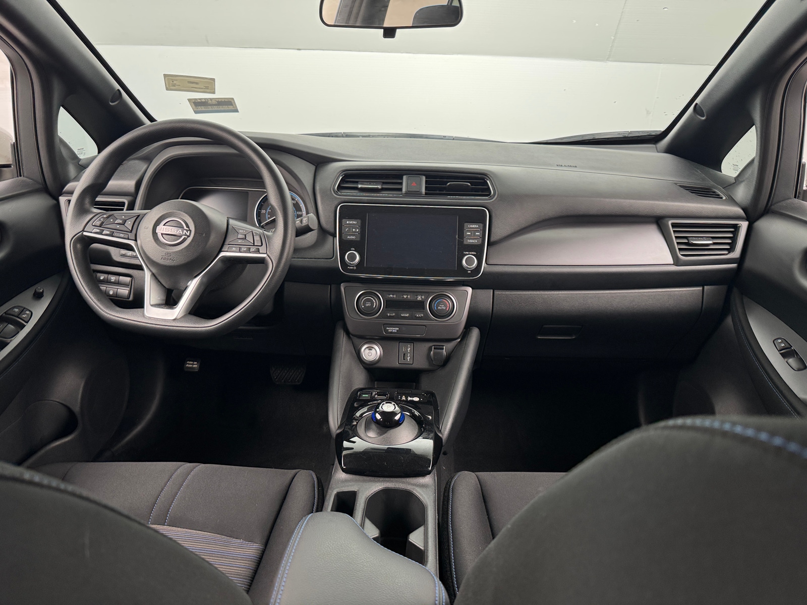 Thumbnail: 2023 Nissan Leaf - 3