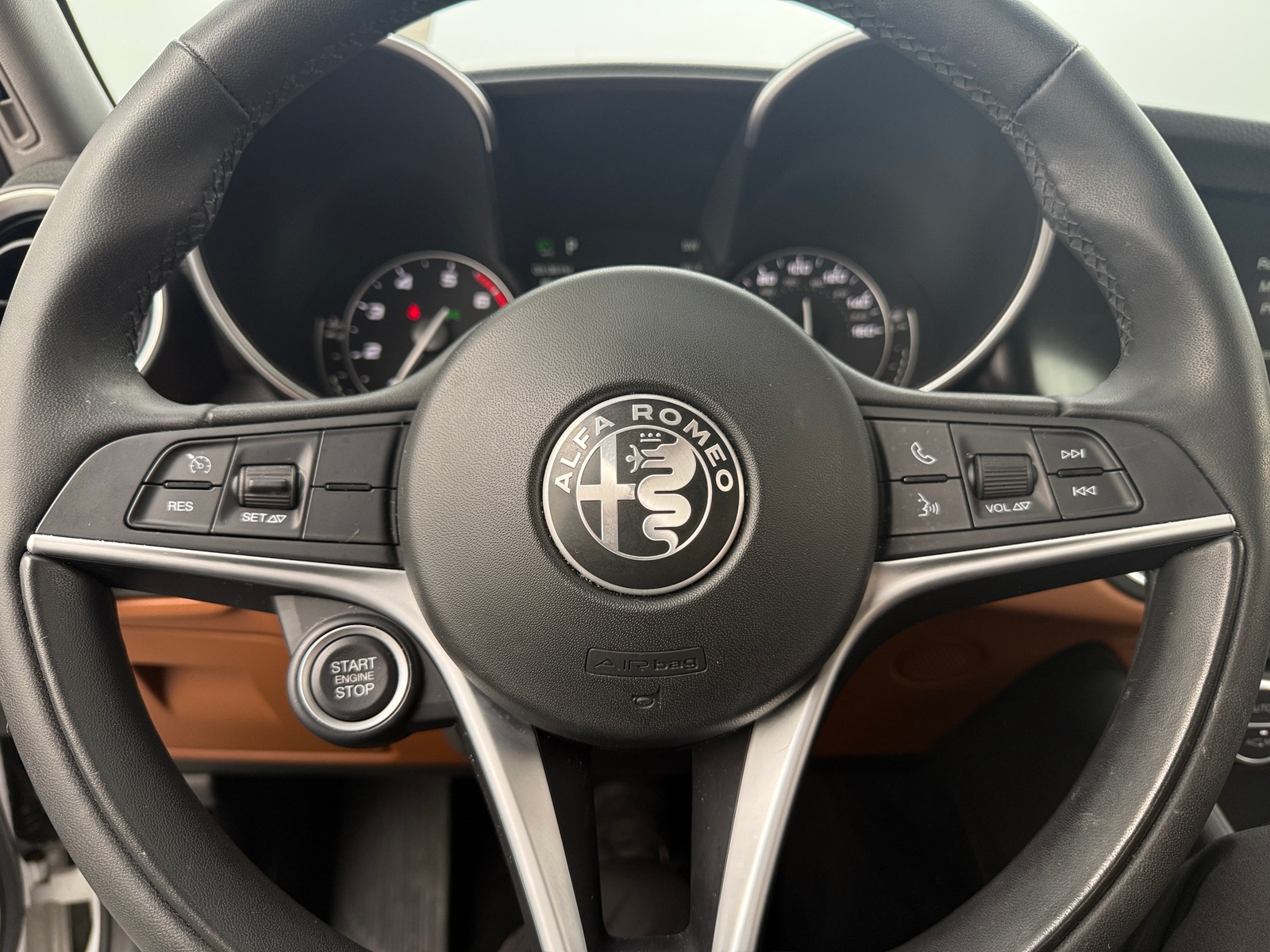 Thumbnail: 2019 Alfa Romeo Giulia - 4