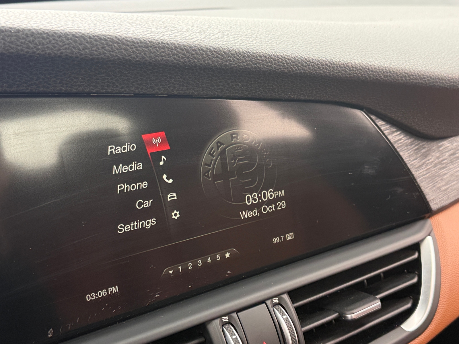 Thumbnail: 2019 Alfa Romeo Giulia - 3