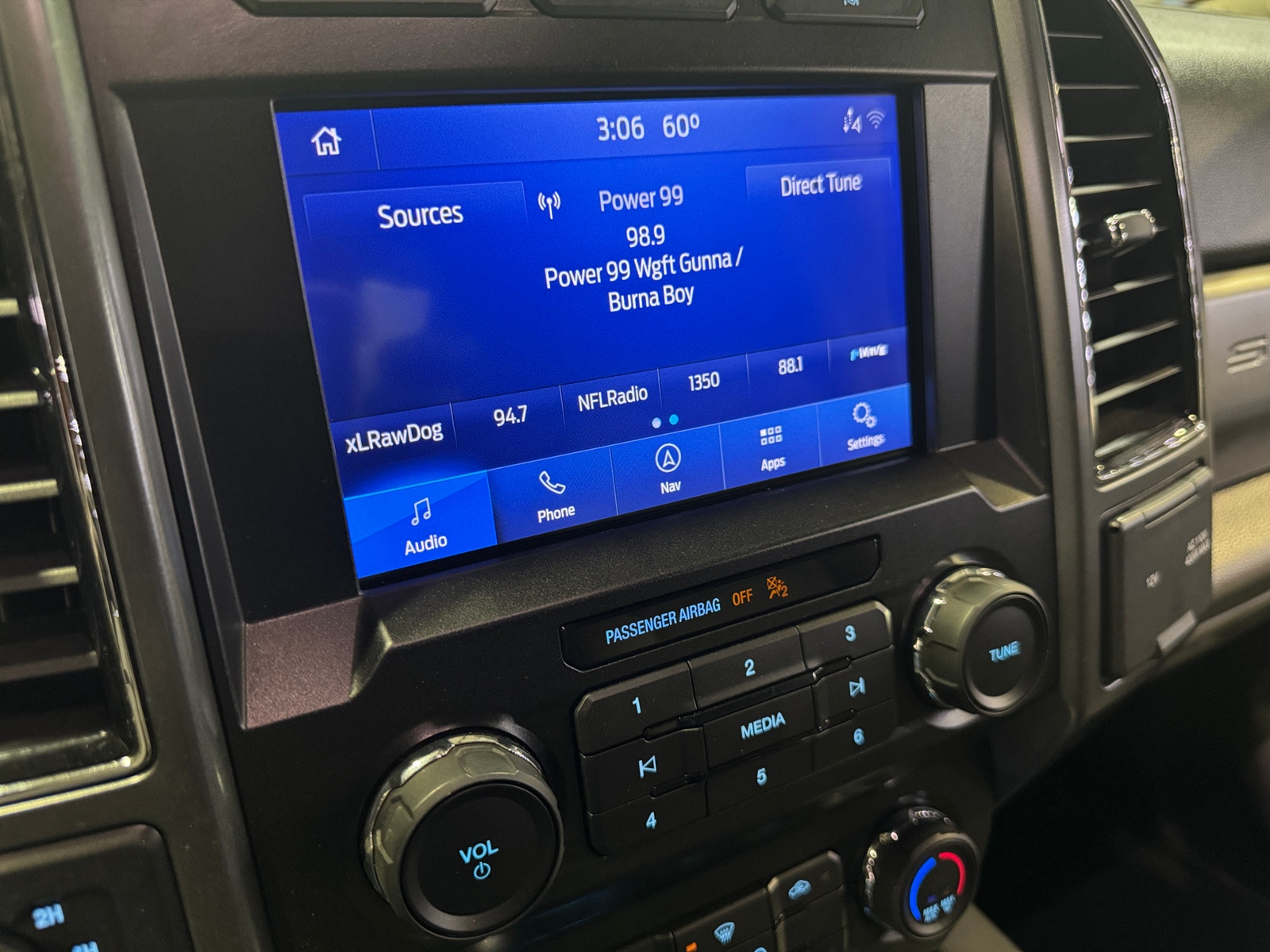 Thumbnail: 2020 Ford Econoline - 4