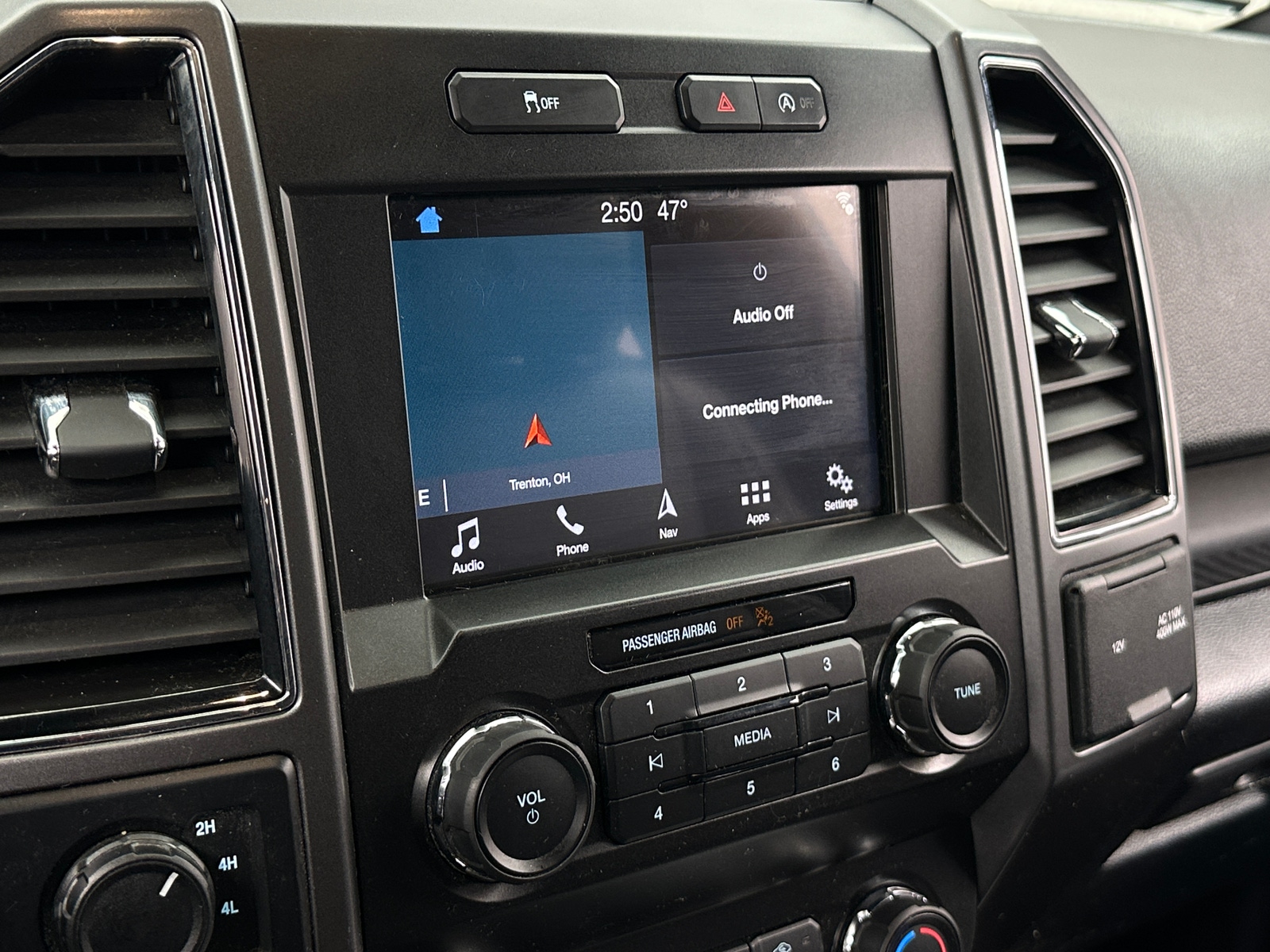 Thumbnail: 2019 Ford Econoline - 4