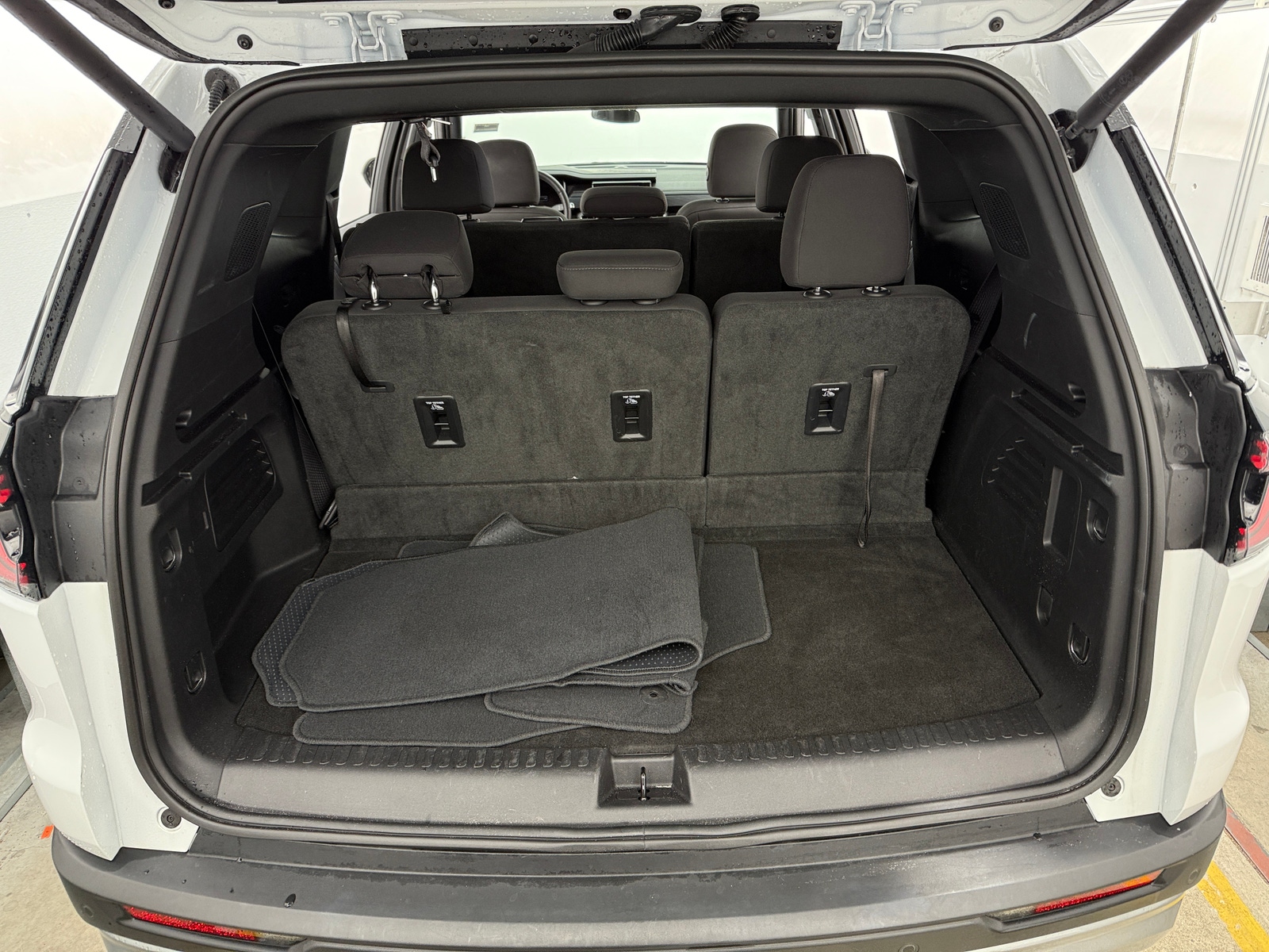 Thumbnail: 2025 GMC Acadia - 7