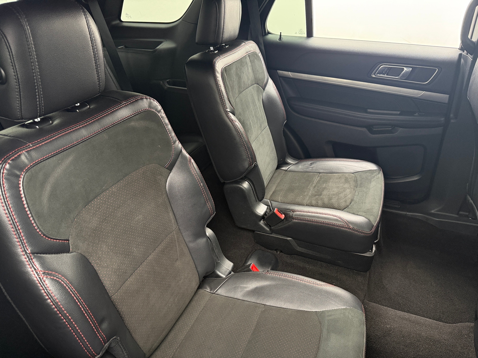 Thumbnail: 2019 Ford Explorer - 5