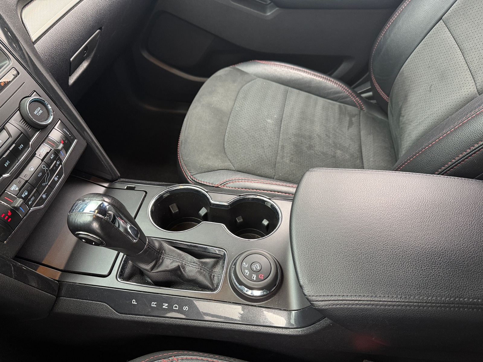 Thumbnail: 2019 Ford Explorer - 4