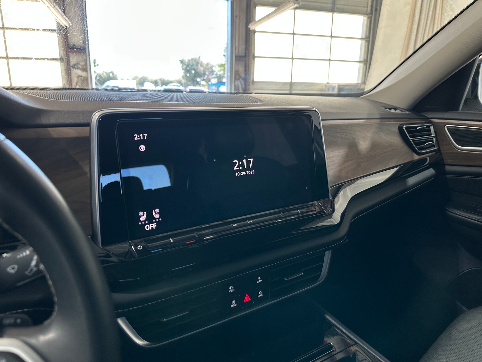 Thumbnail: 2024 Volkswagen Atlas - 3