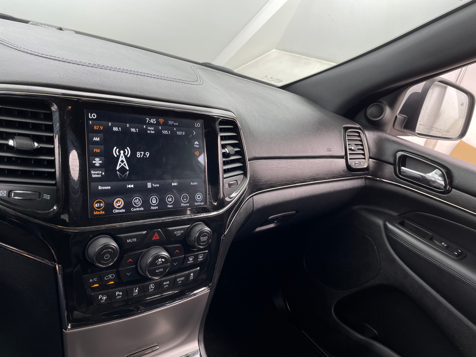 Thumbnail: 2021 Jeep Grand Cherokee - 3