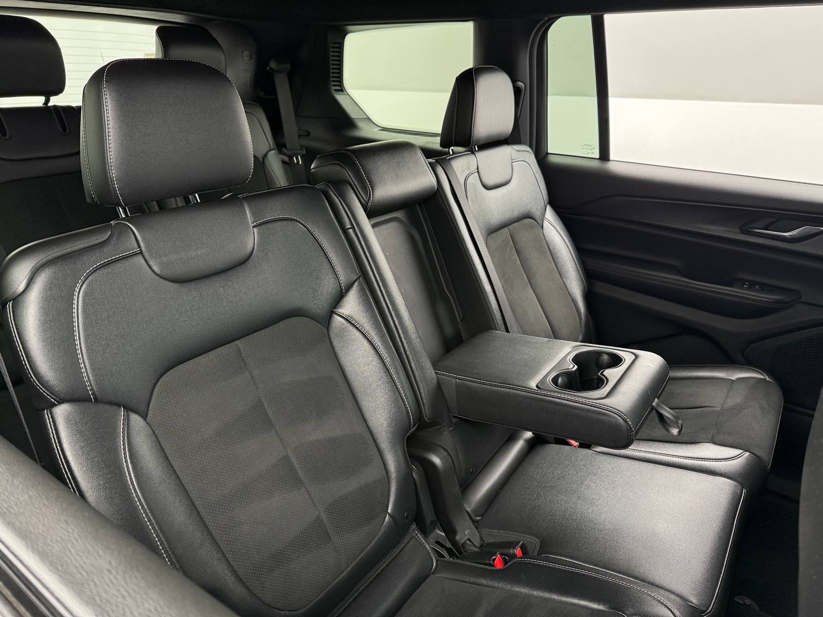 Thumbnail: 2024 Jeep Grand Cherokee L - 5