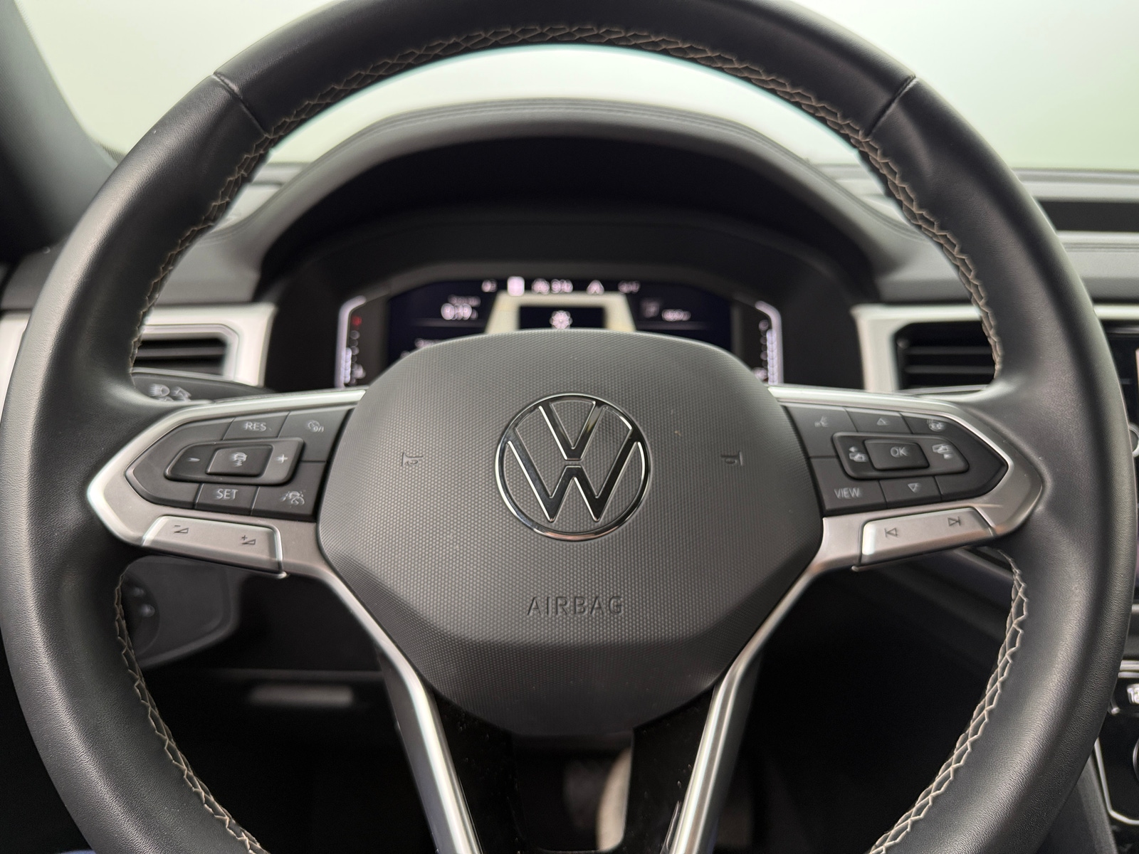 Thumbnail: 2022 Volkswagen Atlas - 4