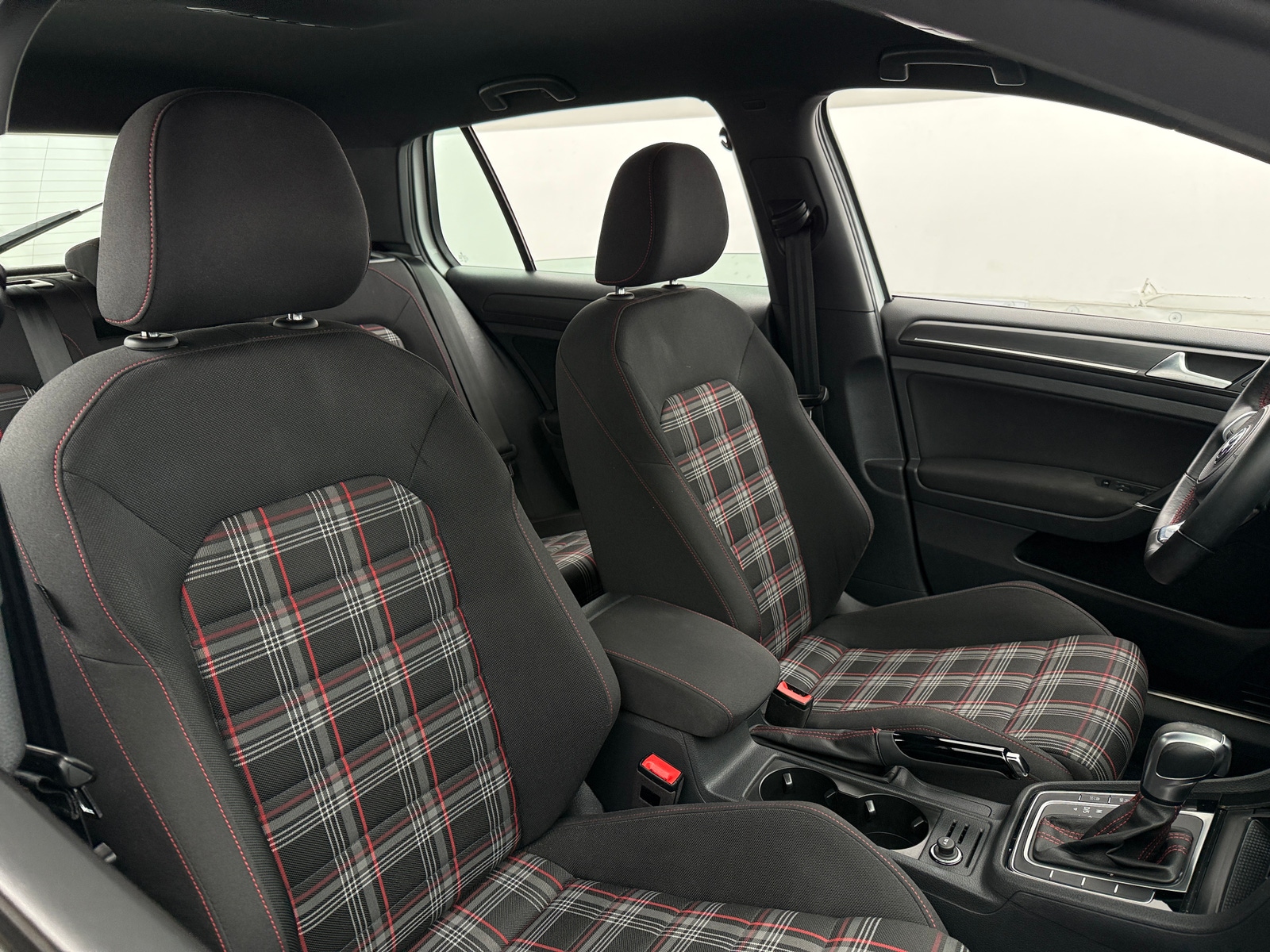 Thumbnail: 2020 Volkswagen Golf - 2