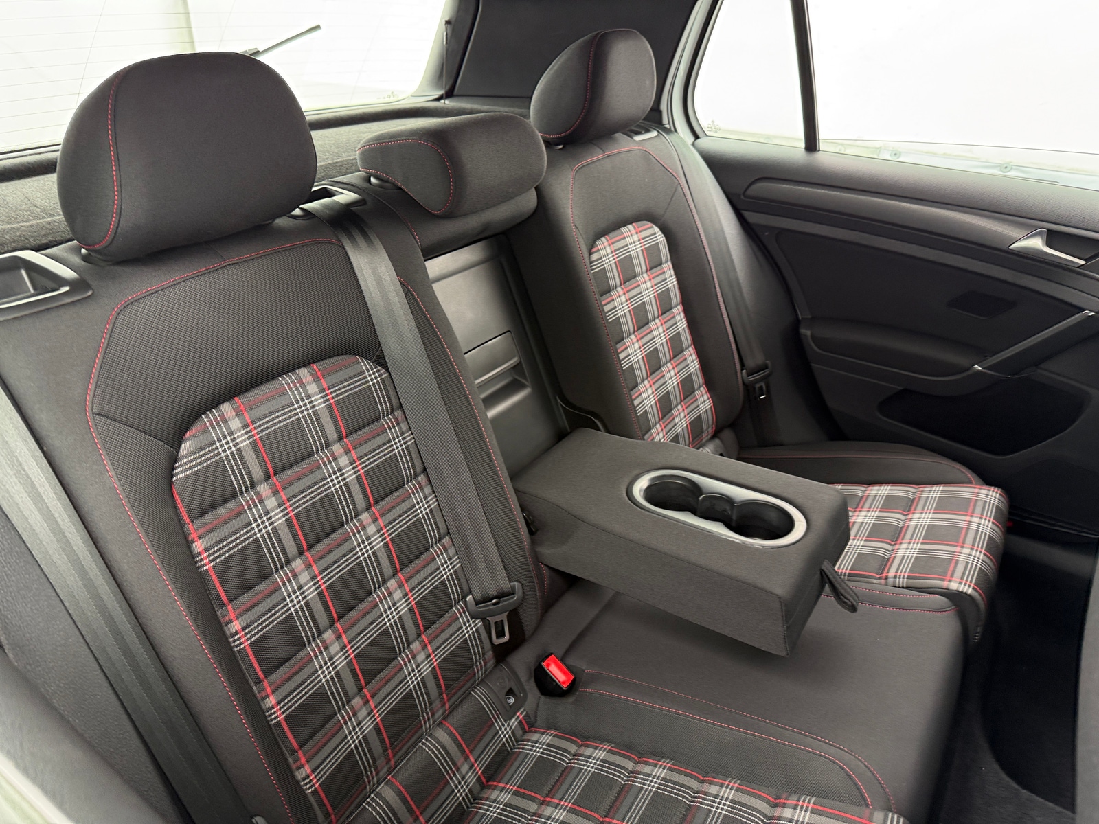 Thumbnail: 2020 Volkswagen Golf - 6