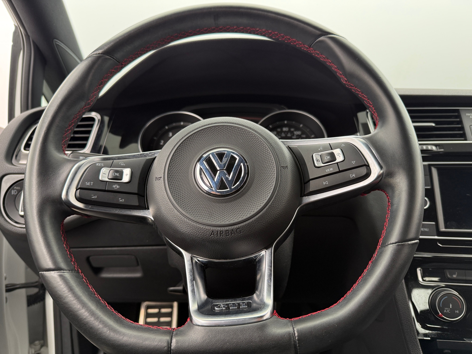 Thumbnail: 2020 Volkswagen Golf - 5